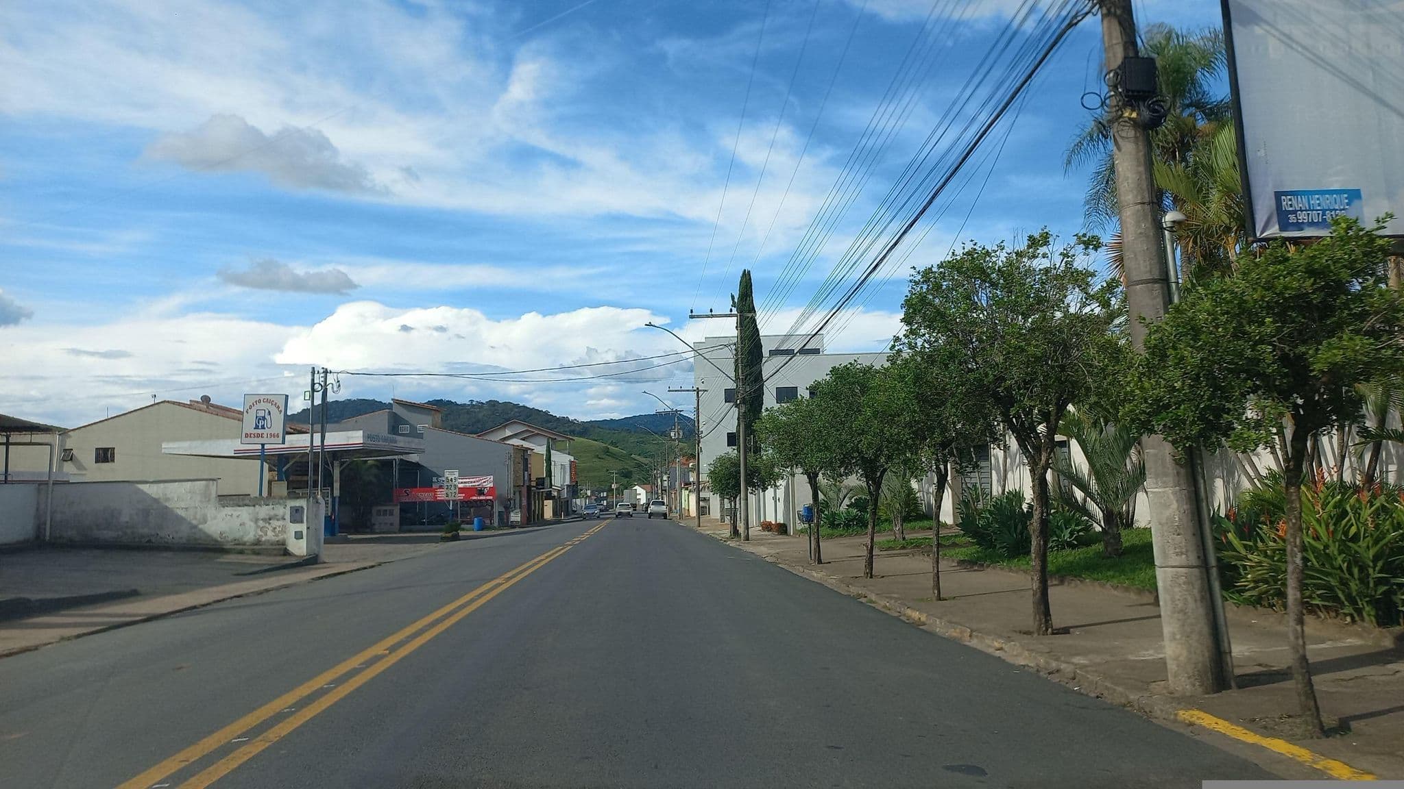 Street view near Virgínia Hotel, Borda da Mata — © and_eng (CC BY-SA · Mapillary)