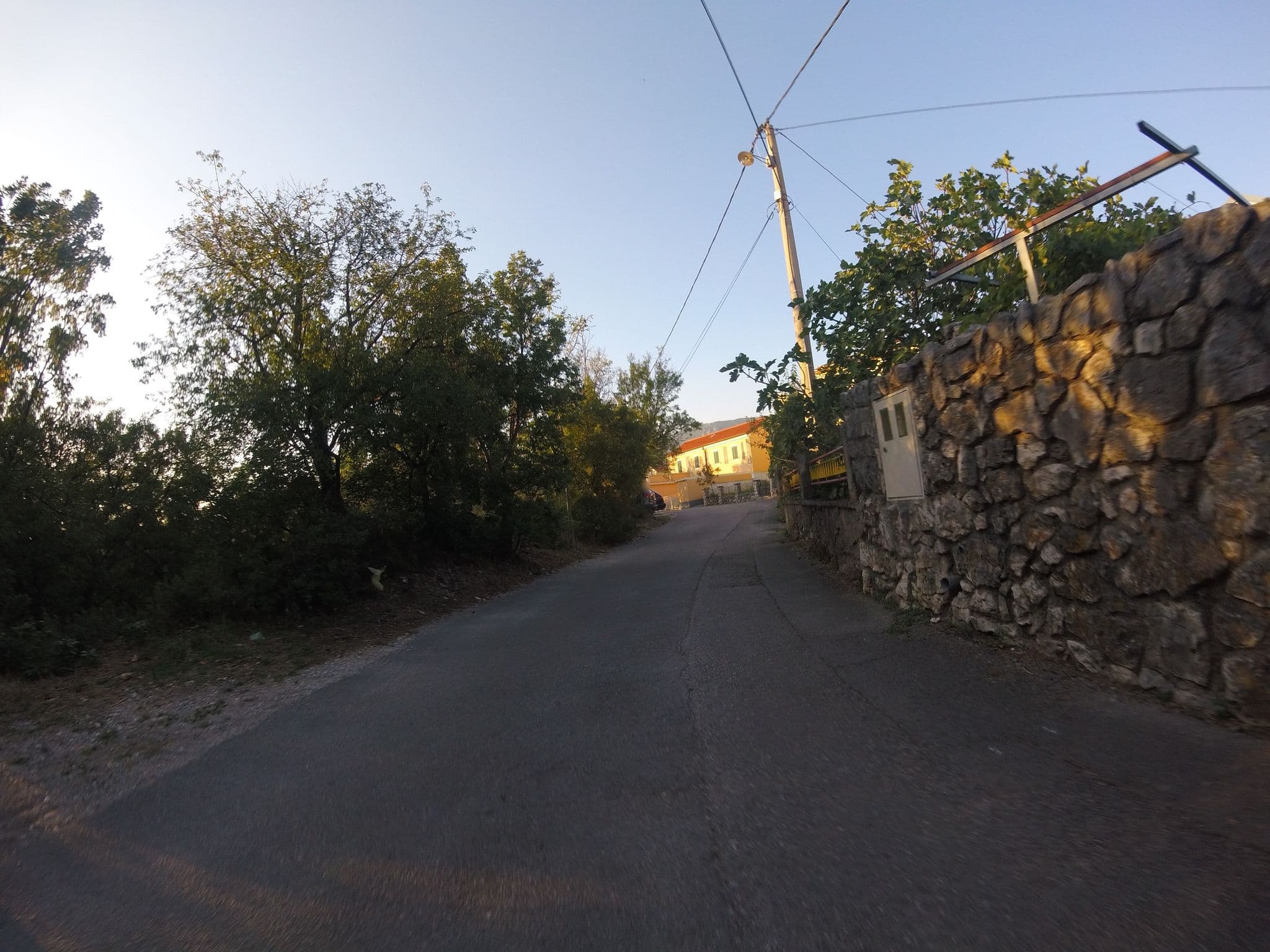 Street view near Apartments Rudy, Jadranovo — © vedran_v (CC BY-SA · Mapillary)