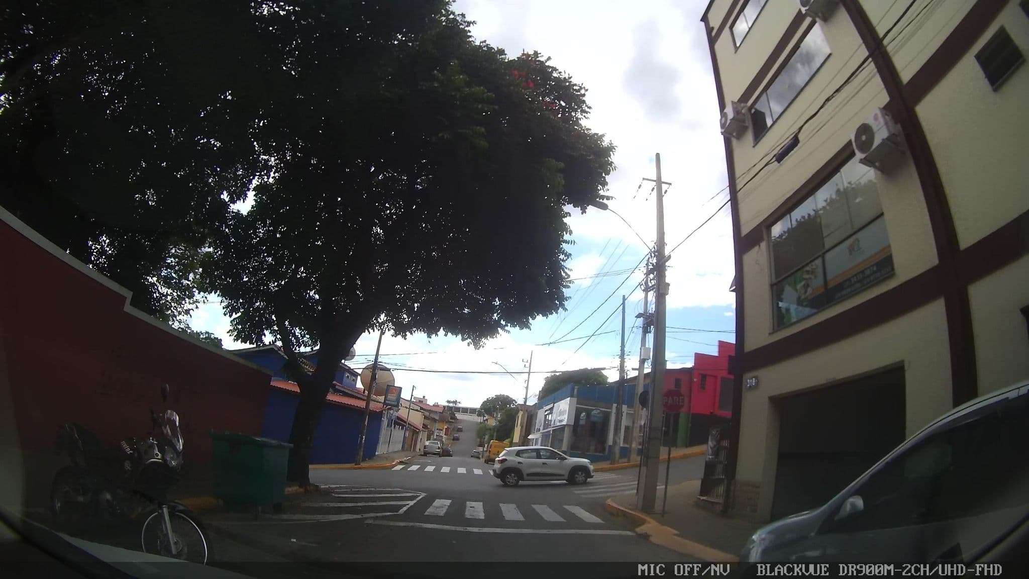 Street view near Pousada Varanda, Centro - Extrema, MG, Extrema — © yaf1 (CC BY-SA · Mapillary)