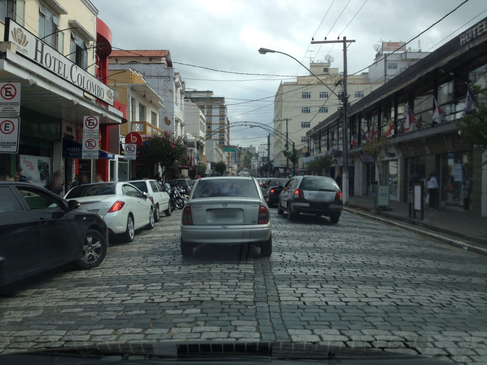 Street view near Piscina do Hotel Metrópole, São Lourenço — © jglacerda (CC BY-SA · Mapillary)