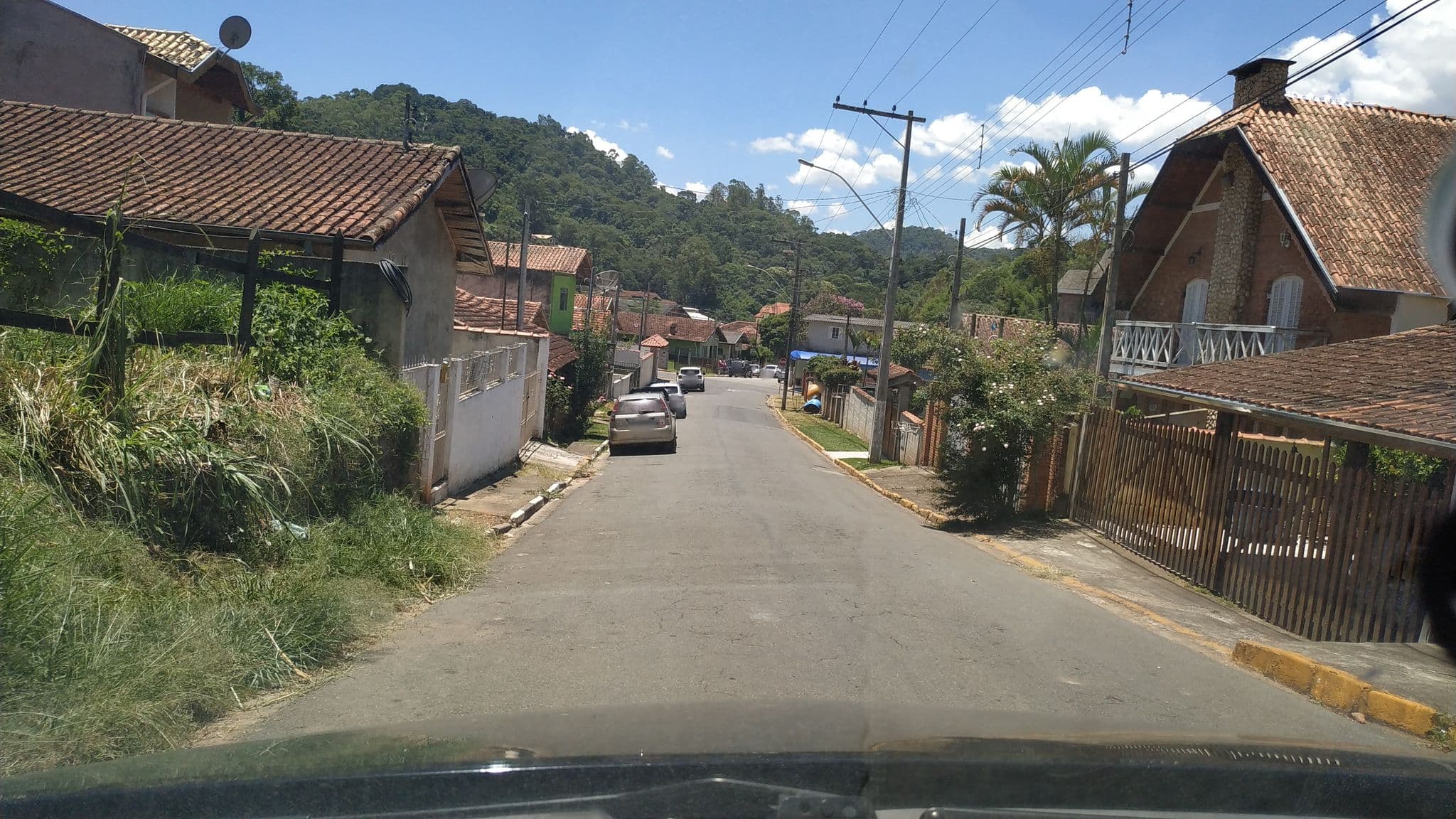 Street view near Luar do Sertao Chales, Santo Antônio do Pinhal — © thierryajeaniphone (CC BY-SA · Mapillary)