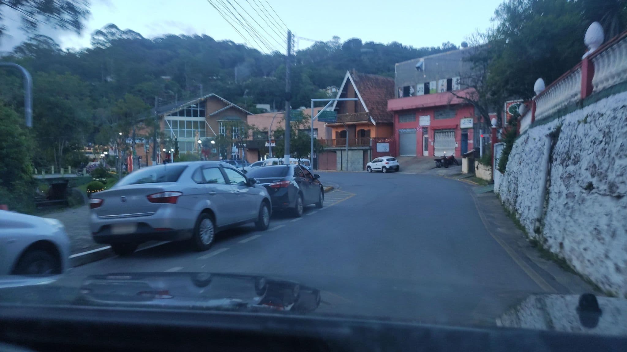 Street view near Pousada Venezia, Santo Antônio do Pinhal — © fepol (CC BY-SA · Mapillary)