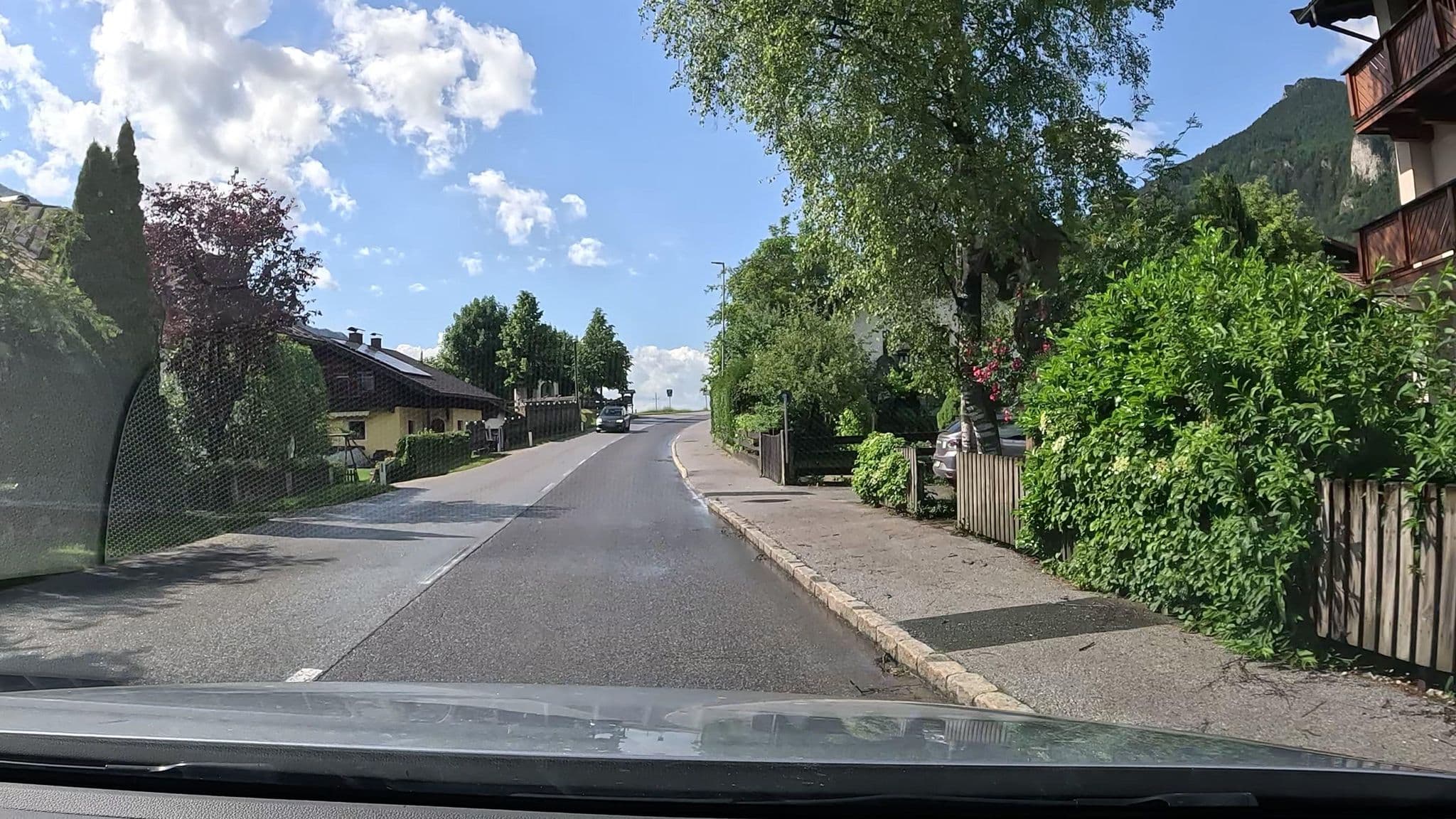 Street view near Beim Dresch, Niederndorf — © stefanro74 (CC BY-SA · Mapillary)