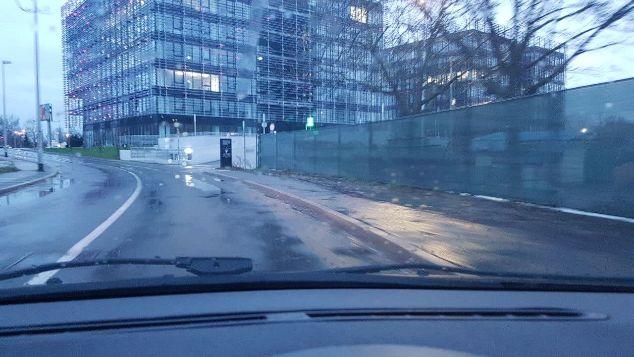 Street view near Maju Jaya Hostel, Novi Zagreb — © mik007 (CC BY-SA · Mapillary)