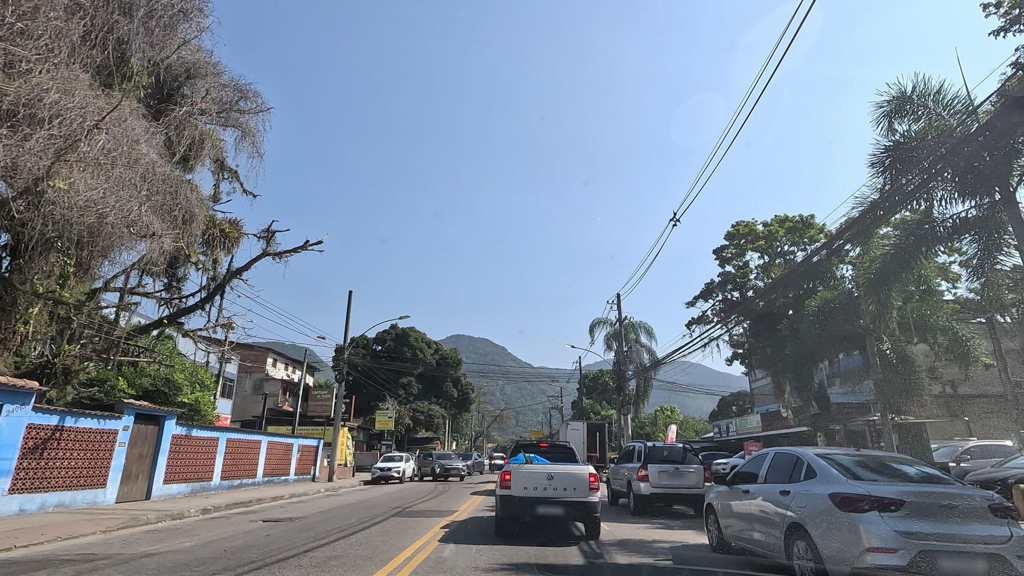 Street view near Rio Ecoesporte Hostel, Barra da Tijuca — © Malu25 (CC BY-SA · Mapillary)