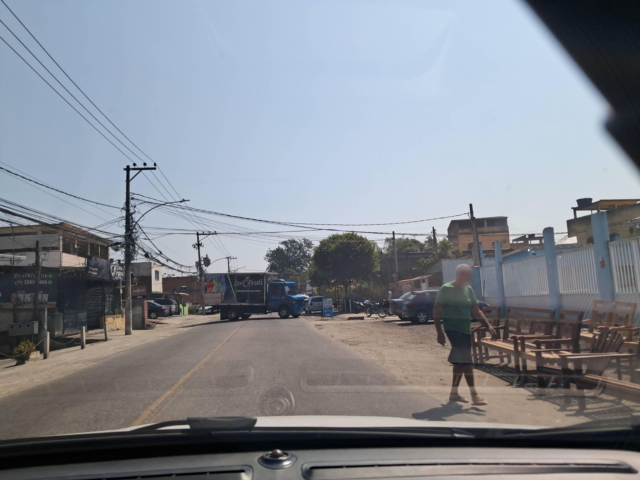 Street view near Pensão Tô em casa, Nilópolis — © enzostana (CC BY-SA · Mapillary)