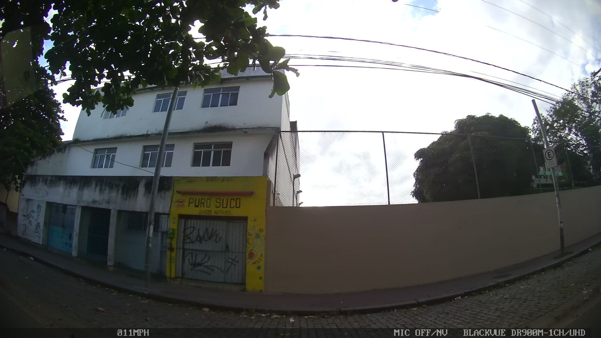 Street view near Hotel Carícia, São João de Meriti — © kaart_1 (CC BY-SA · Mapillary)