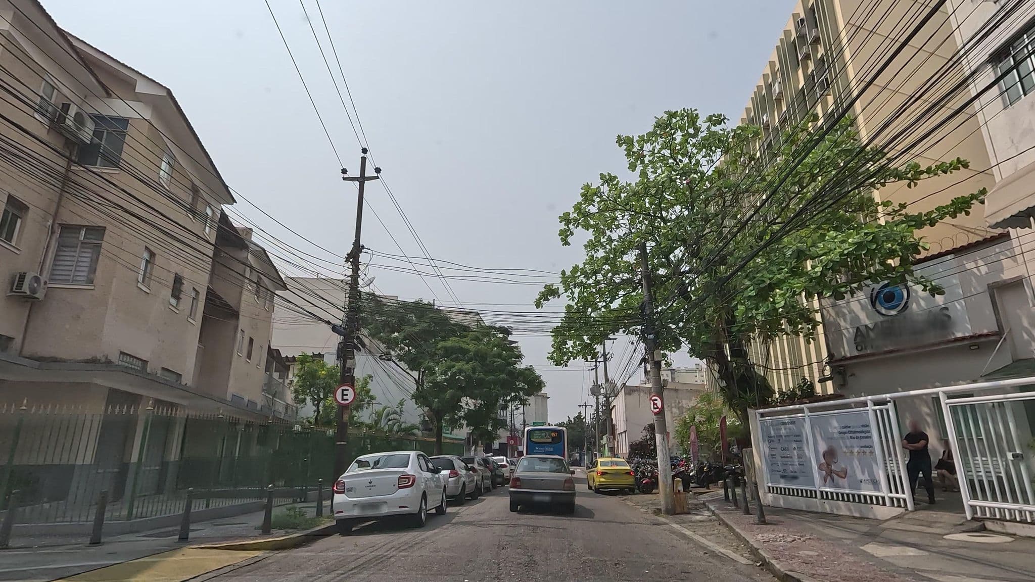 Street view near El Rico Suites, Estácio — © enzostana (CC BY-SA · Mapillary)