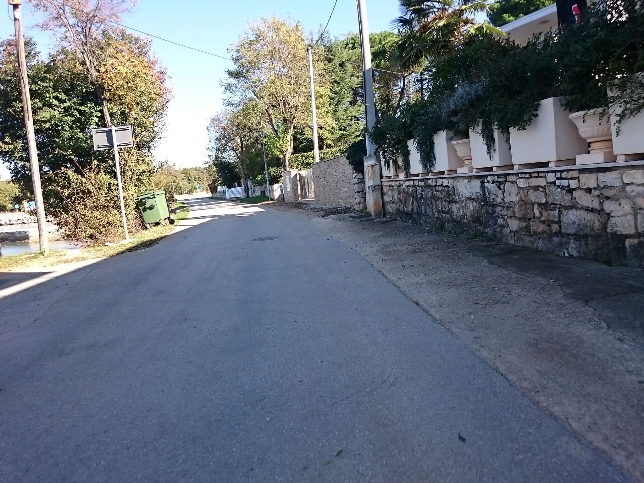 Street view near Zlatna Vala, Umag — © voschix (CC BY-SA · Mapillary)