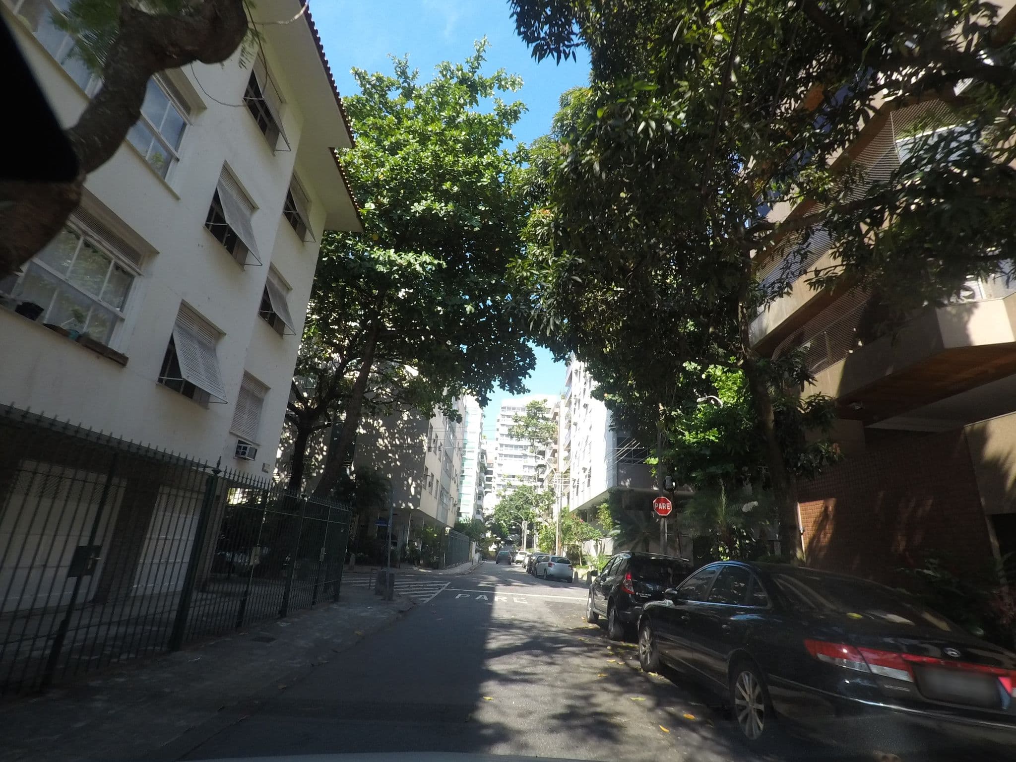 Street view near Yacht Flat, Leblon — © marciosampaio (CC BY-SA · Mapillary)