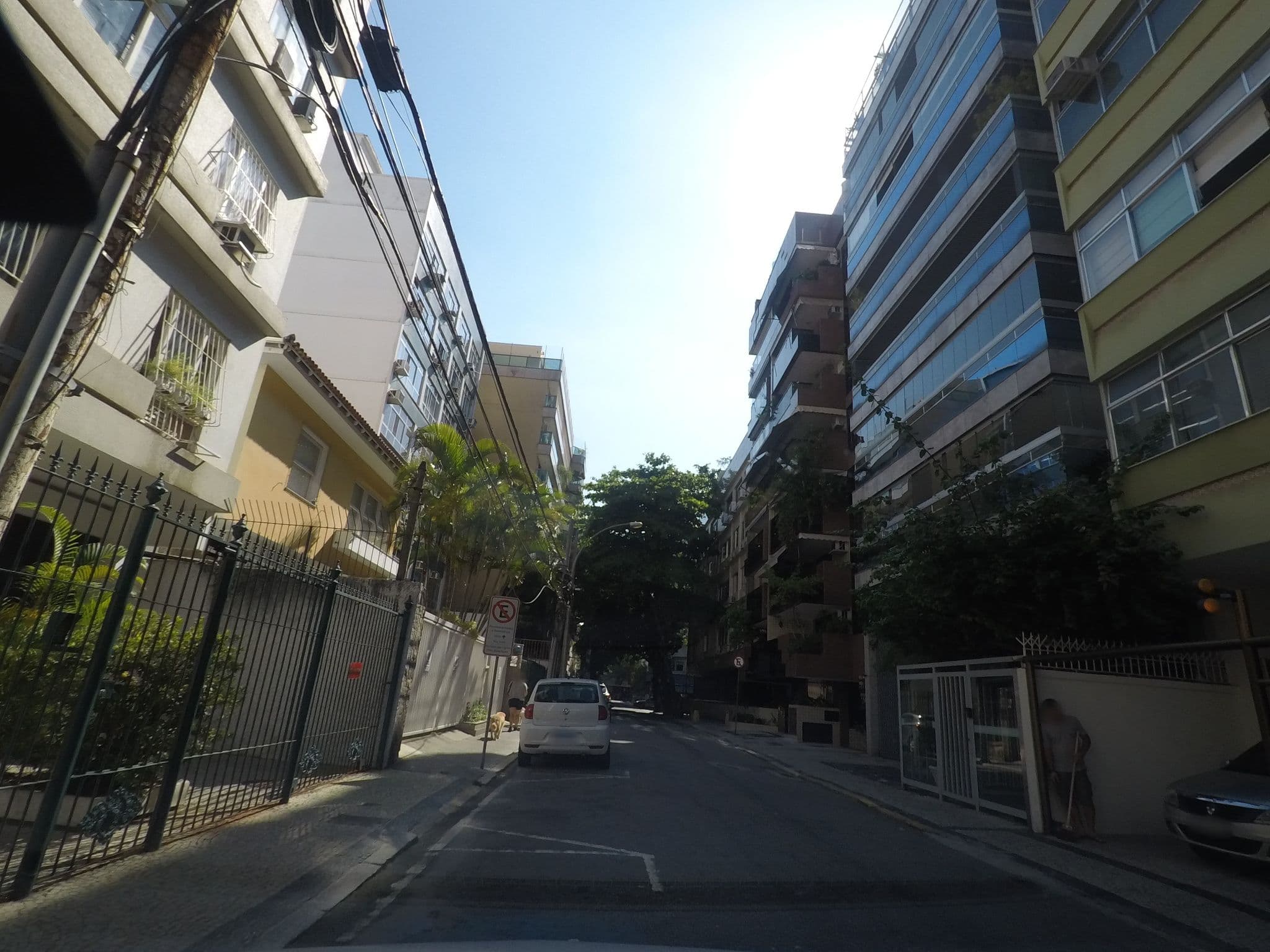 Street view near Toca da Morcega, Leblon — © marciosampaio (CC BY-SA · Mapillary)