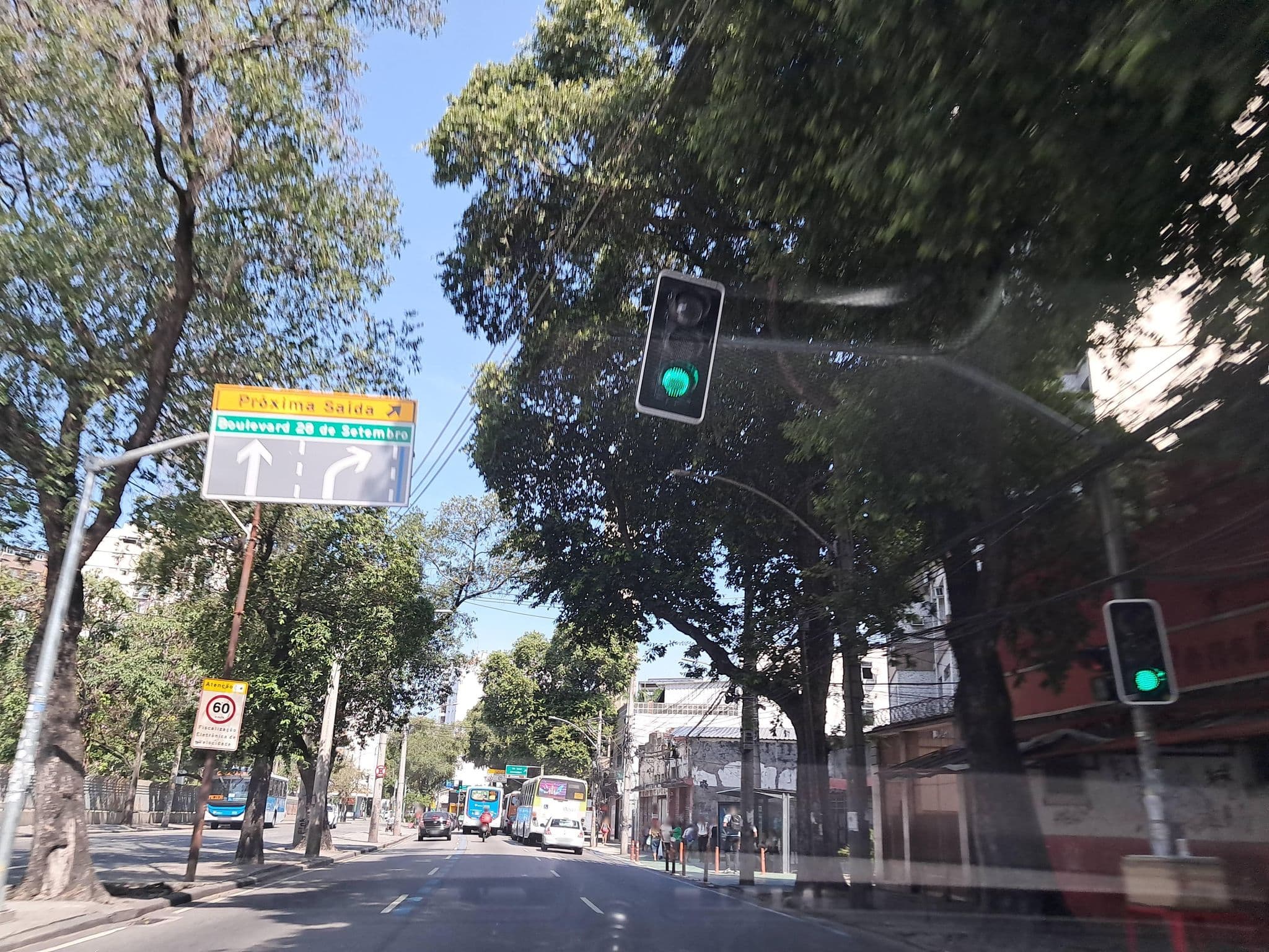 Street view near Banco da Soneca, Estácio — © enzostana (CC BY-SA · Mapillary)
