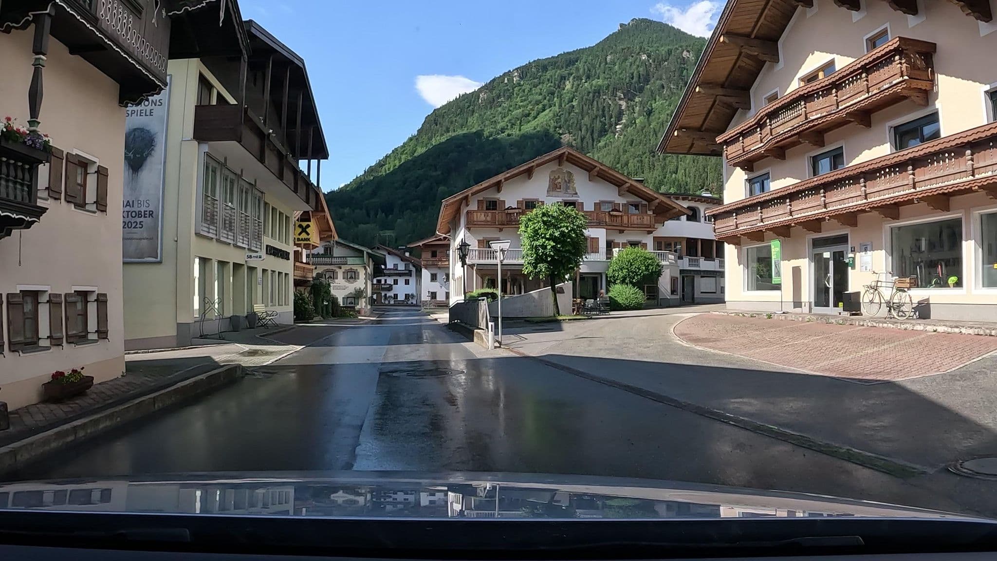 Street view near Privatzimmer Kronbichler, Niederndorf — © stefanro74 (CC BY-SA · Mapillary)