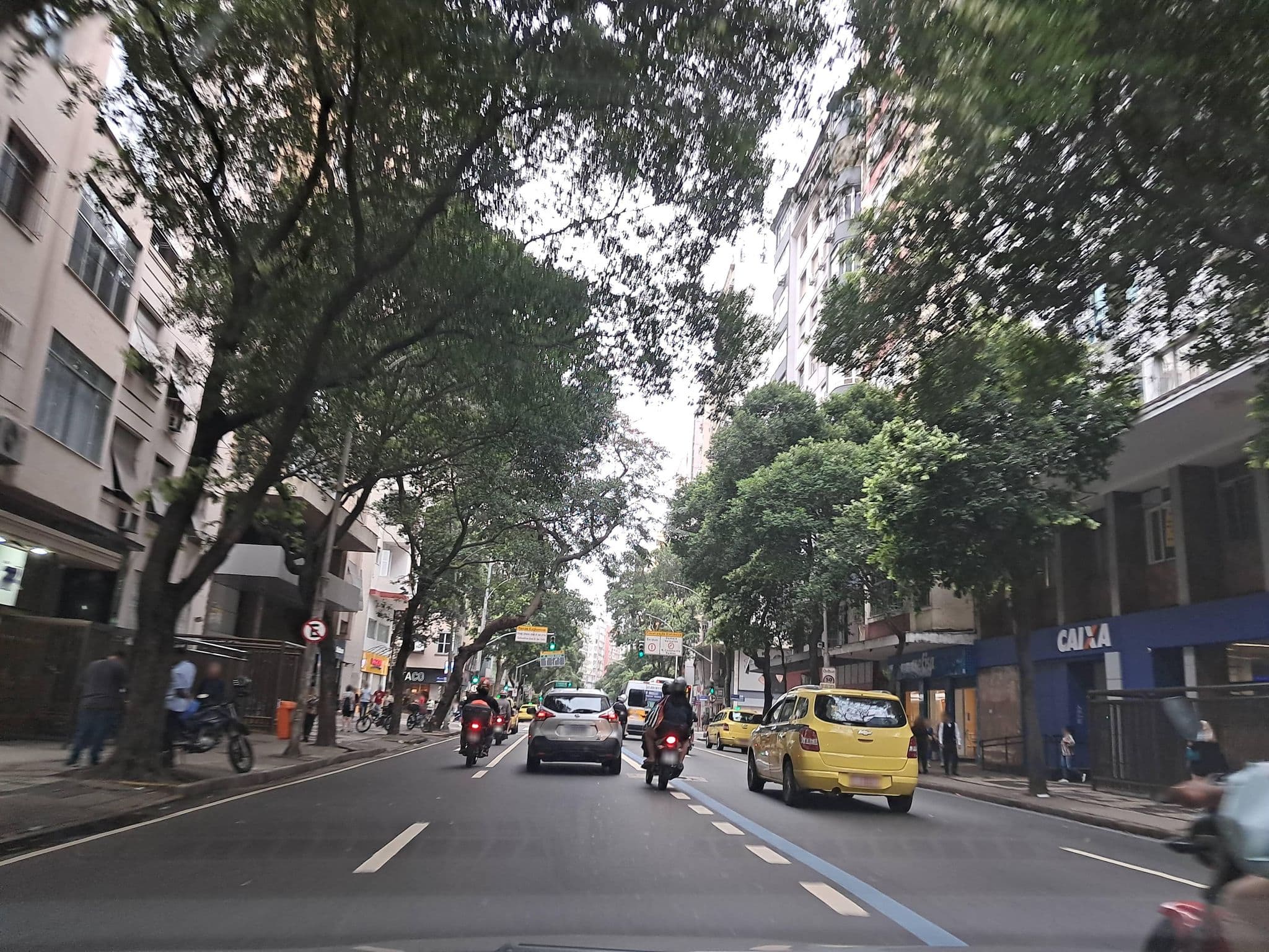Street view near Copa Guest House, Copacabana — © enzostana (CC BY-SA · Mapillary)