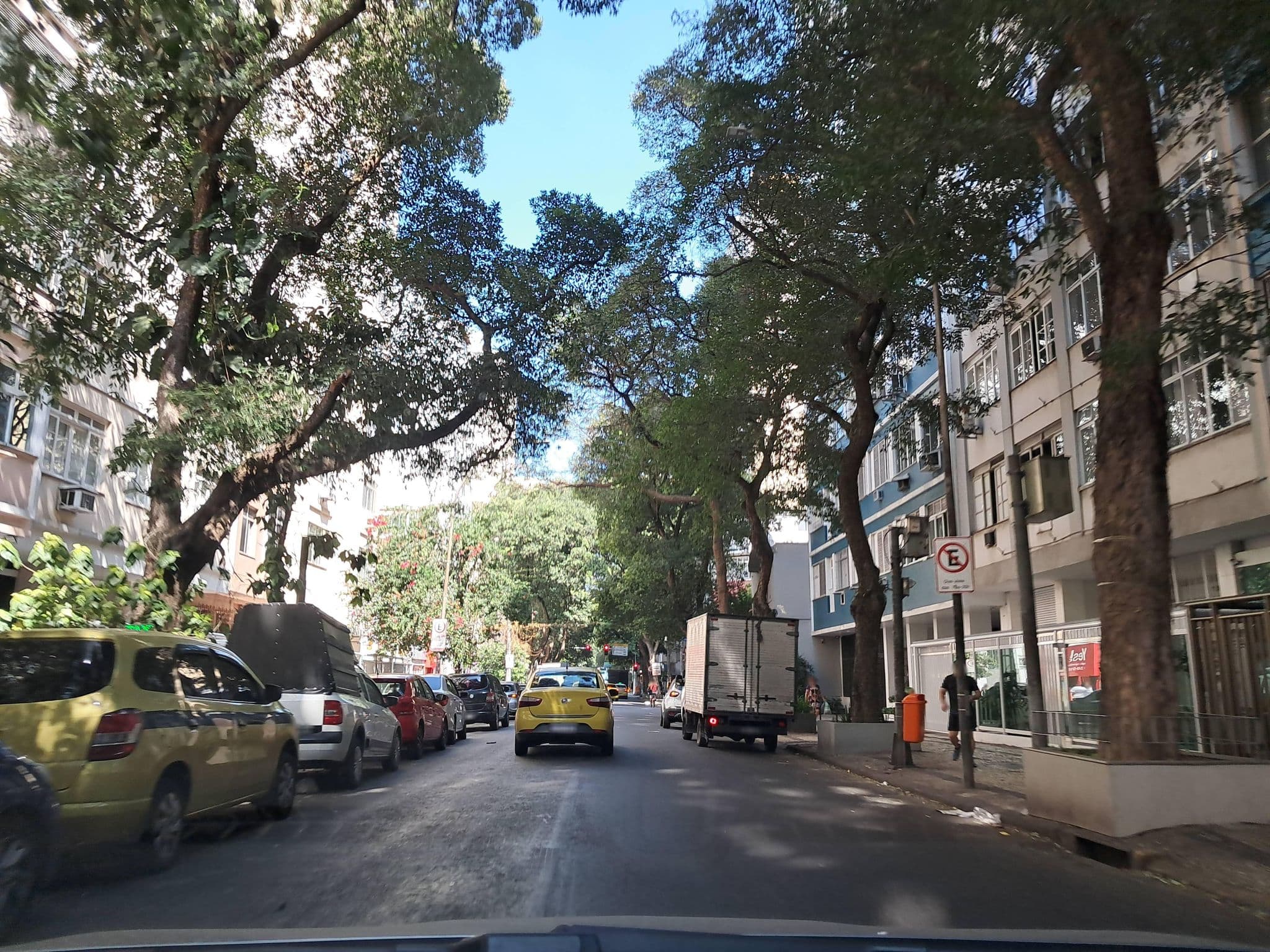 Street view near Piscina Mirador Rio Hotel, Copacabana — © Malu25 (CC BY-SA · Mapillary)