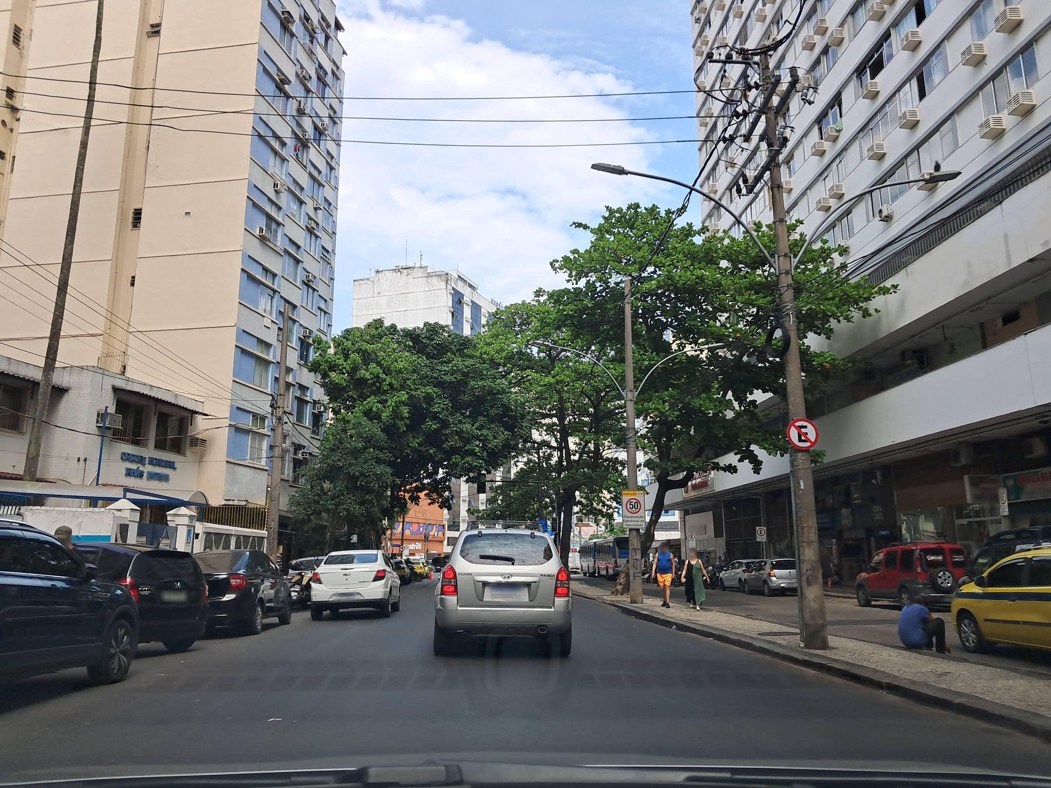 Street view near B&B Neyde Aconchego, Copacabana — © enzostana (CC BY-SA · Mapillary)