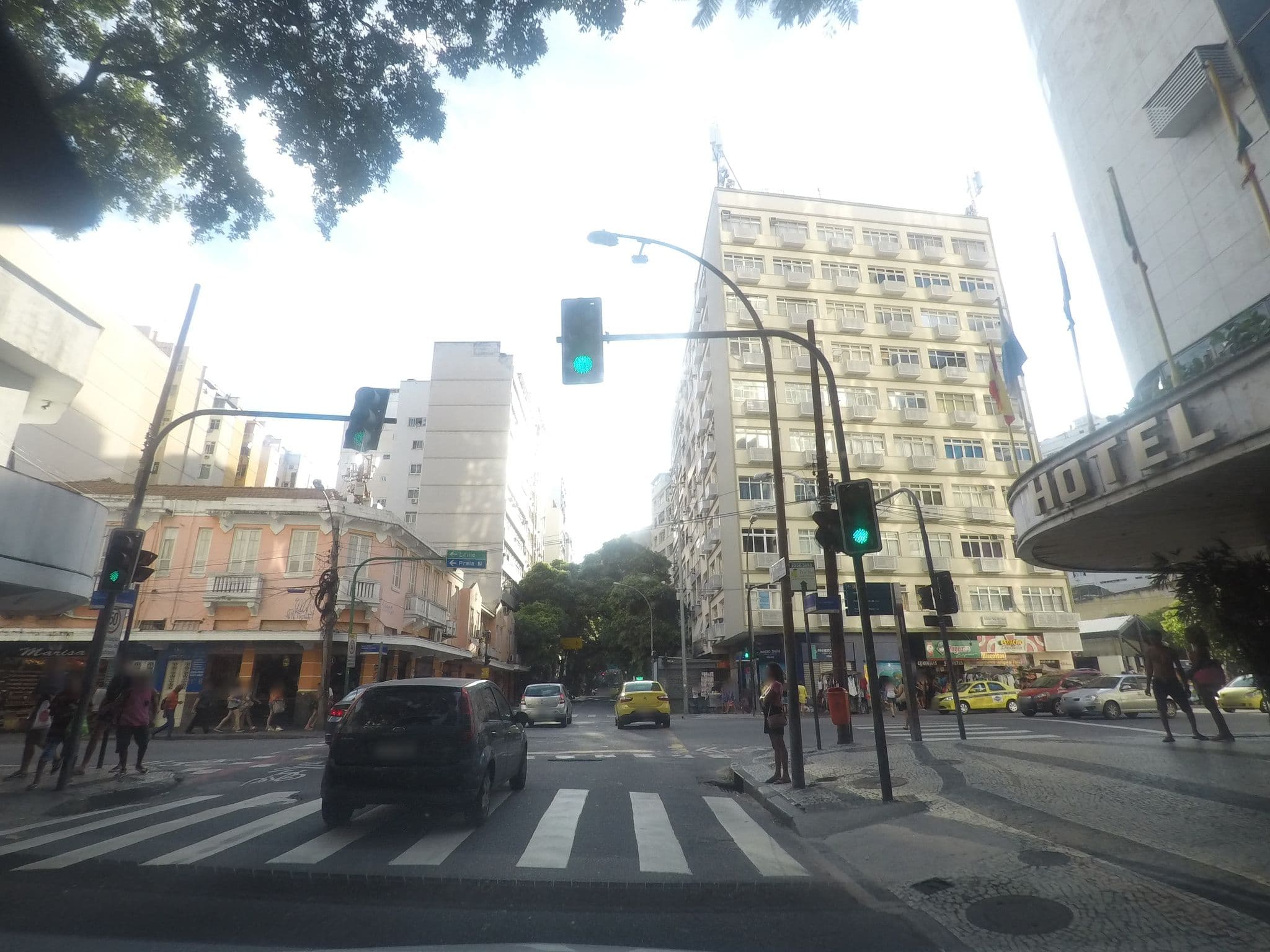 Street view near Pousada da Bruna, Copacabana — © thierryajeaniphone (CC BY-SA · Mapillary)