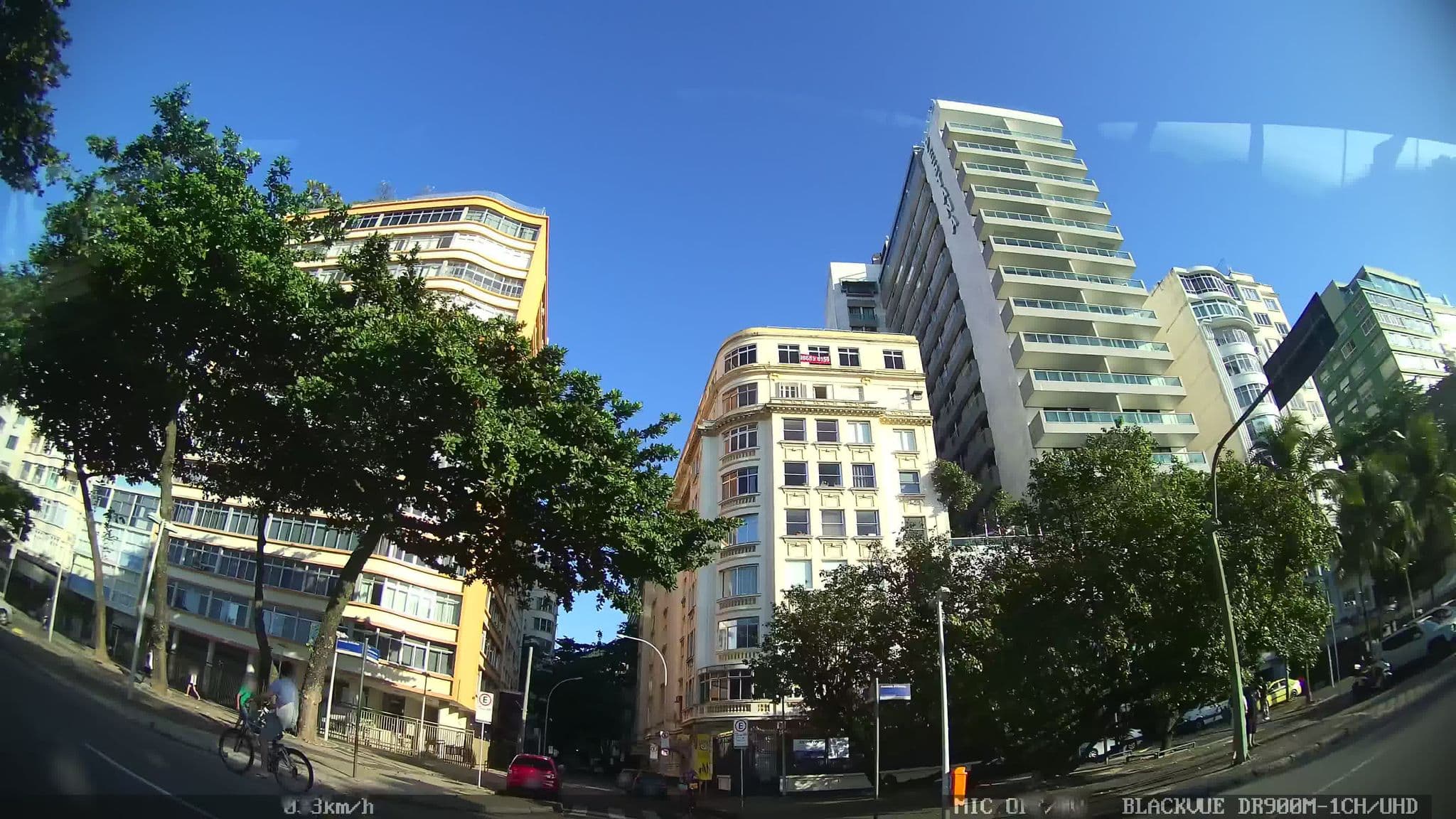 Street view near Budweiser Hotel, Copacabana — © kaart_1 (CC BY-SA · Mapillary)