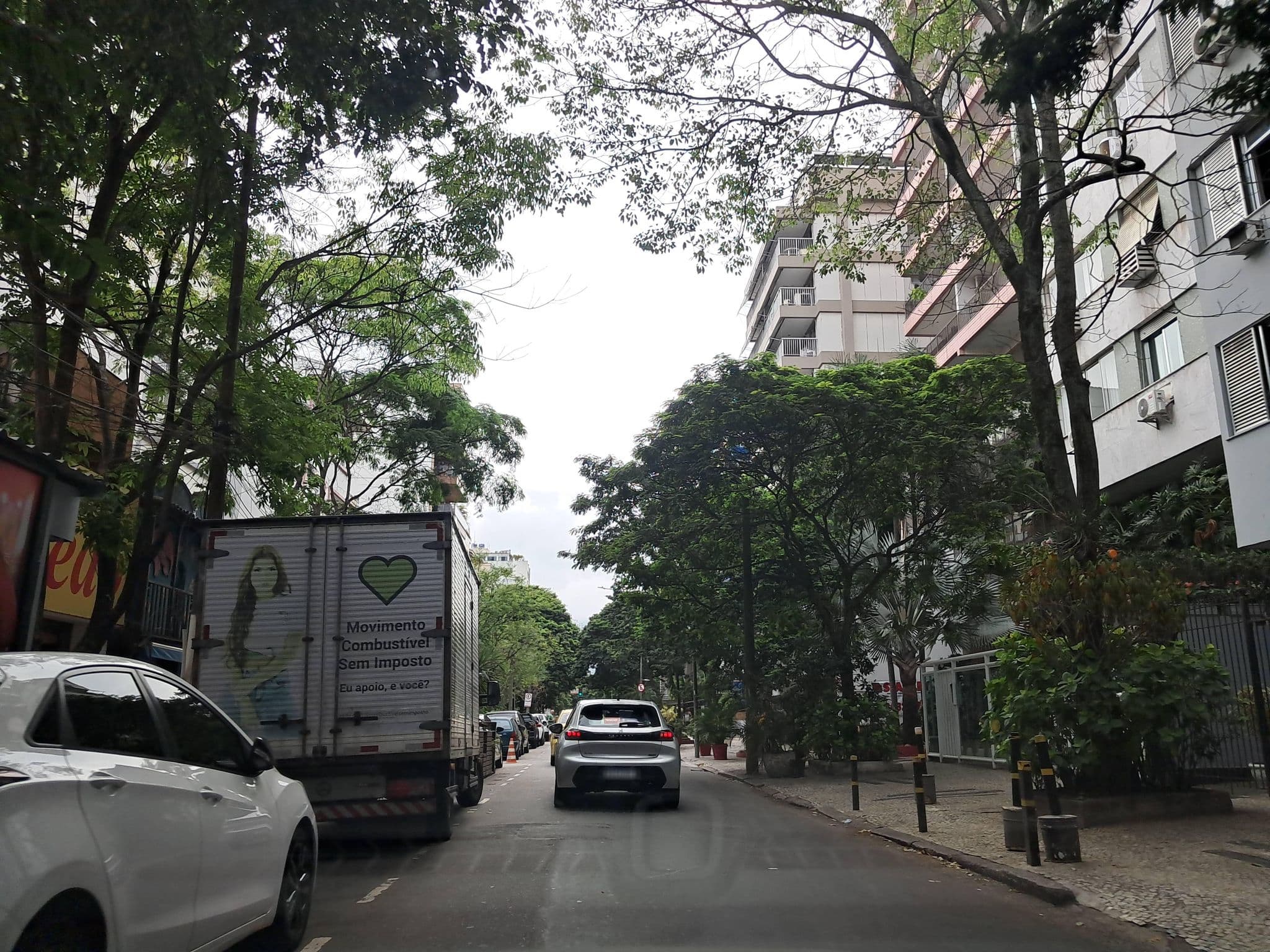 Street view near Hostel Ipanema Casa 6, Ipanema — © Malu25 (CC BY-SA · Mapillary)