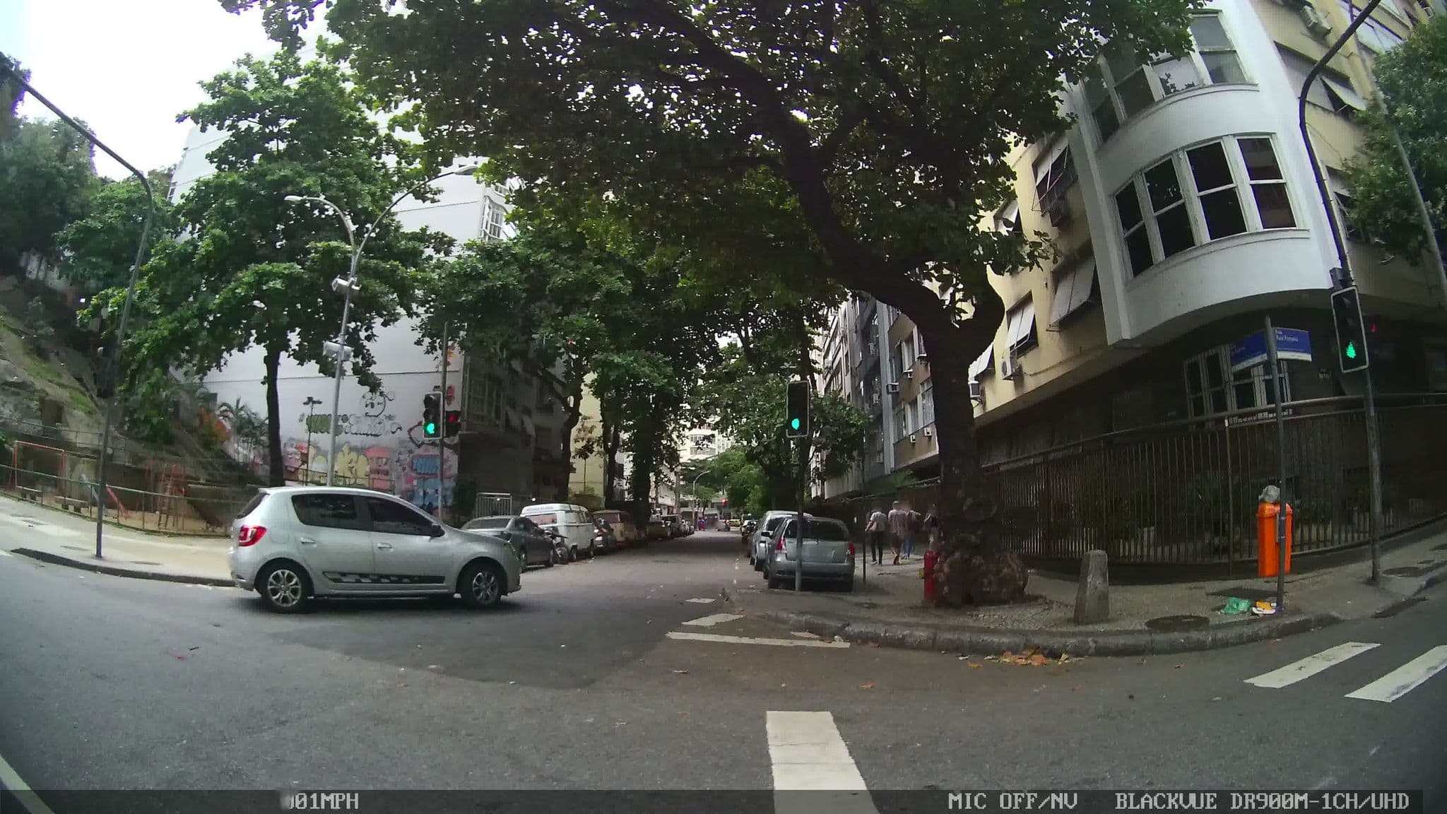 Street view near Kangaroo House Copacabana, Ipanema — © kaart_1 (CC BY-SA · Mapillary)