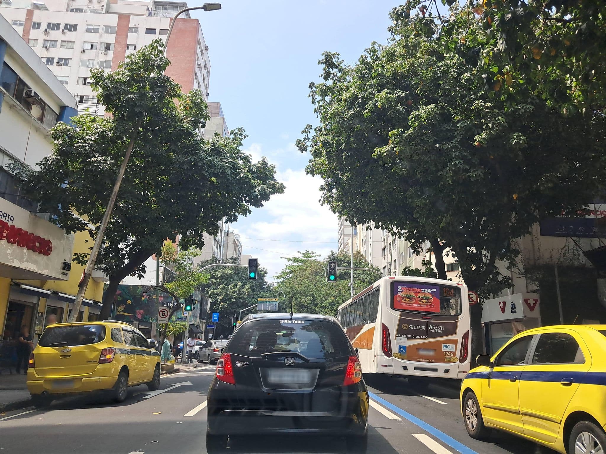 Street view near atlantico praia hotel, Ipanema — © enzostana (CC BY-SA · Mapillary)