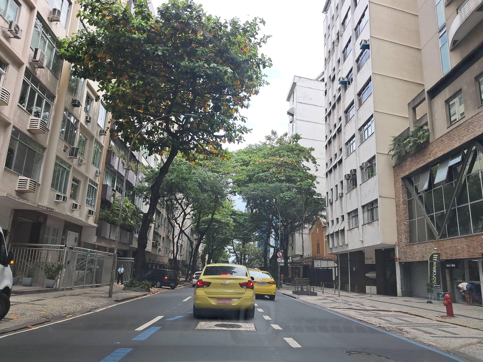 Street view near Adagio Apart-hotel, Ipanema — © enzostana (CC BY-SA · Mapillary)