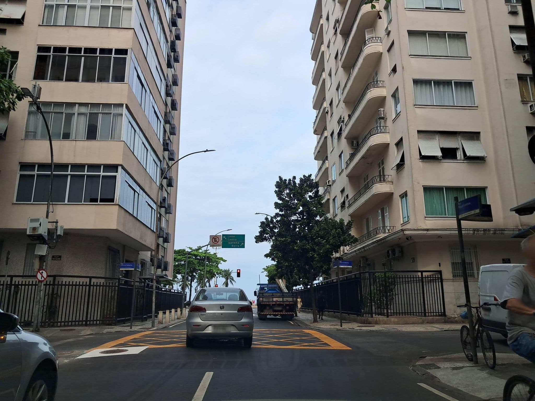 Street view near Aires Saldanha apartment 72, Copacabana — © Malu25 (CC BY-SA · Mapillary)