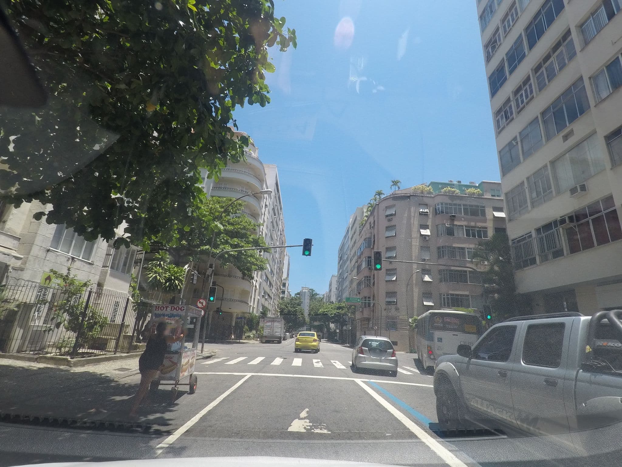 Street view near Rio Spot Raul Pompeia 101, Ipanema — © marciosampaio (CC BY-SA · Mapillary)
