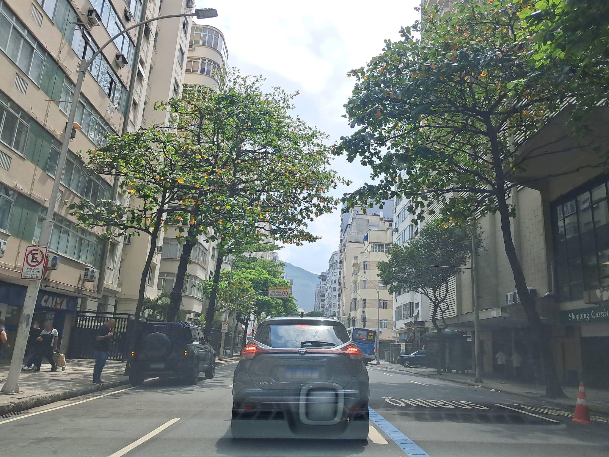 Street view near Piscina Fairmont, Ipanema — © enzostana (CC BY-SA · Mapillary)