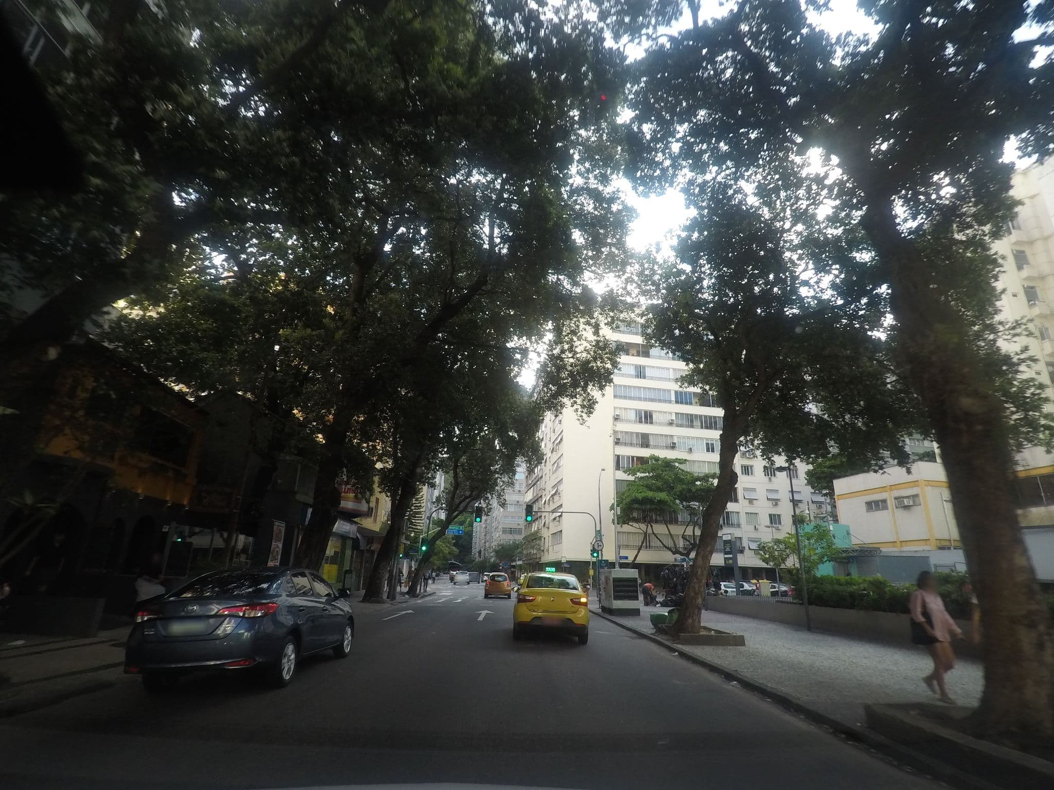 Street view near Premier Copacabana Hotel, Copacabana — © thierryajeaniphone (CC BY-SA · Mapillary)