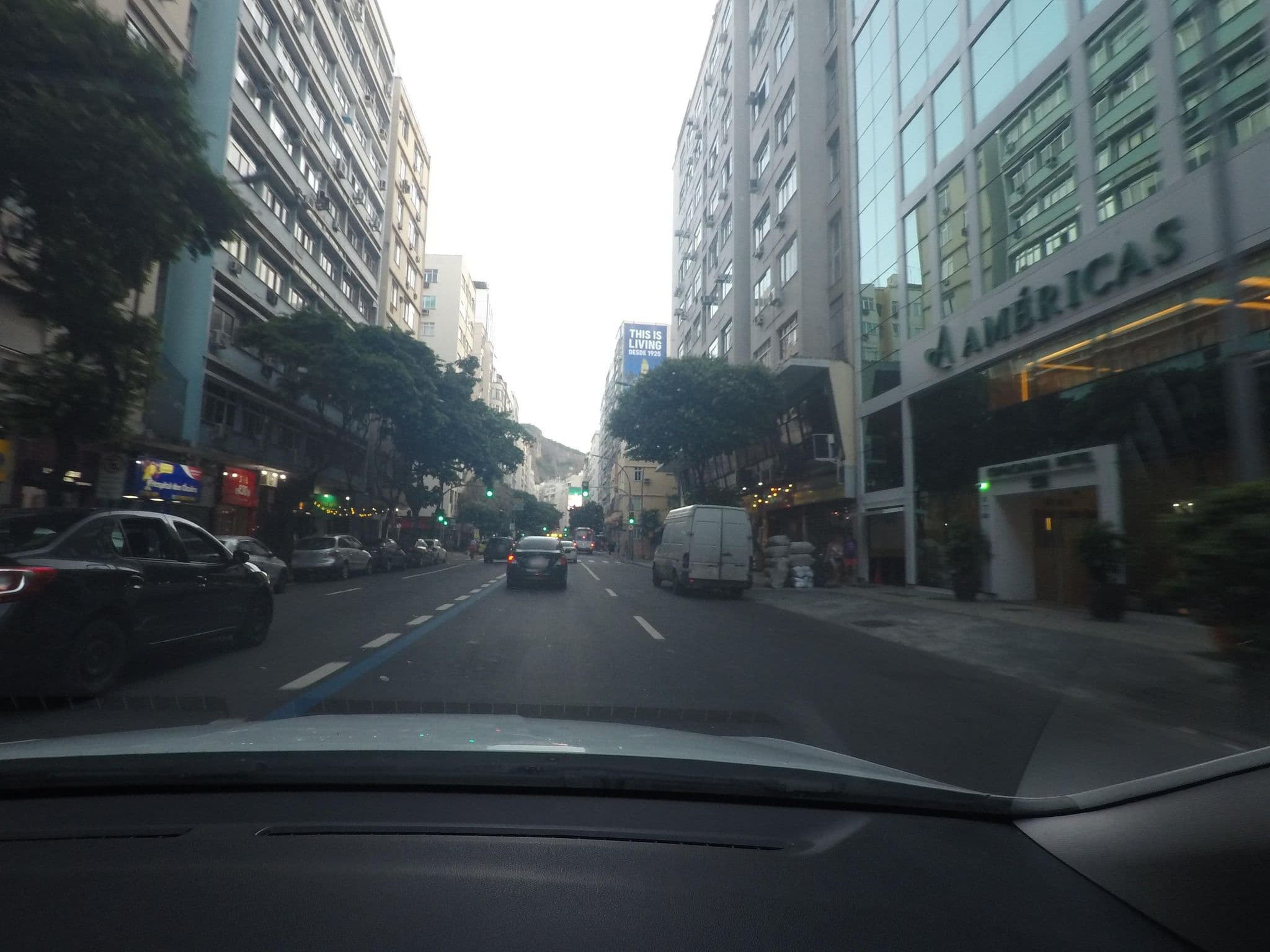 Street view near 801, Copacabana — © jaderbavaresco (CC BY-SA · Mapillary)