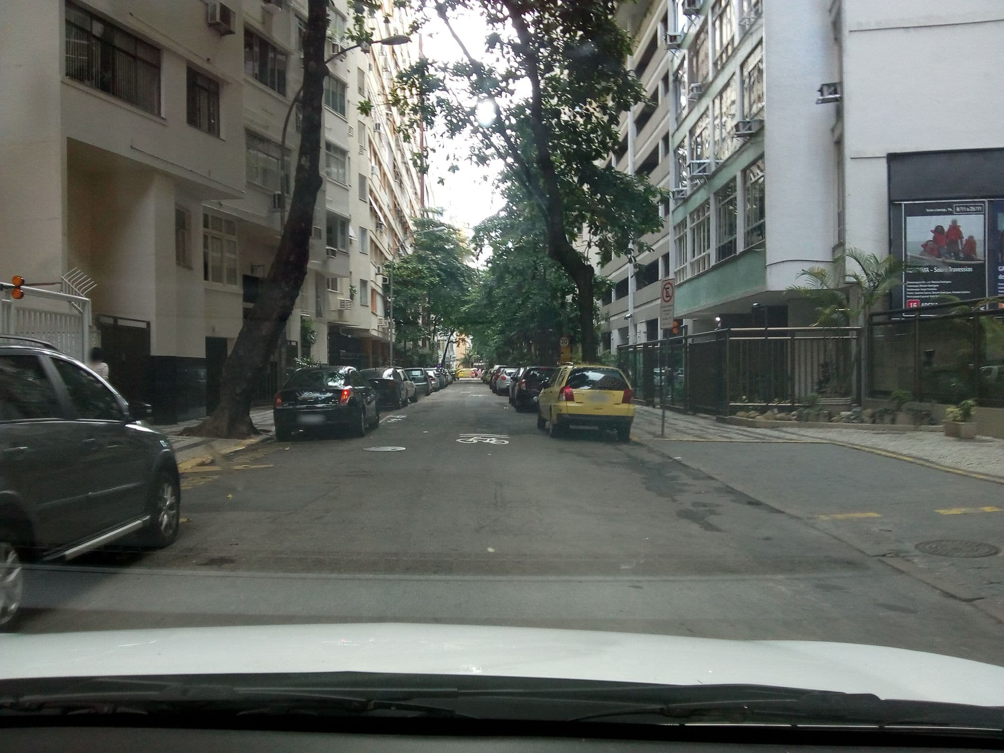 Street view near Hotel Sesc Copacabana, Copacabana — © marciosampaio (CC BY-SA · Mapillary)