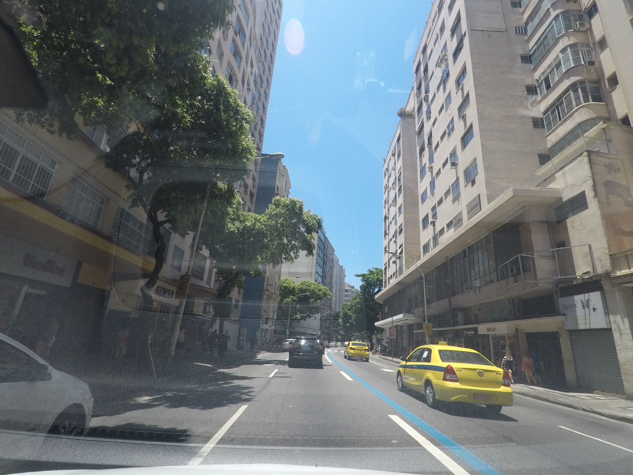 Street view near 604, Copacabana — © marciosampaio (CC BY-SA · Mapillary)