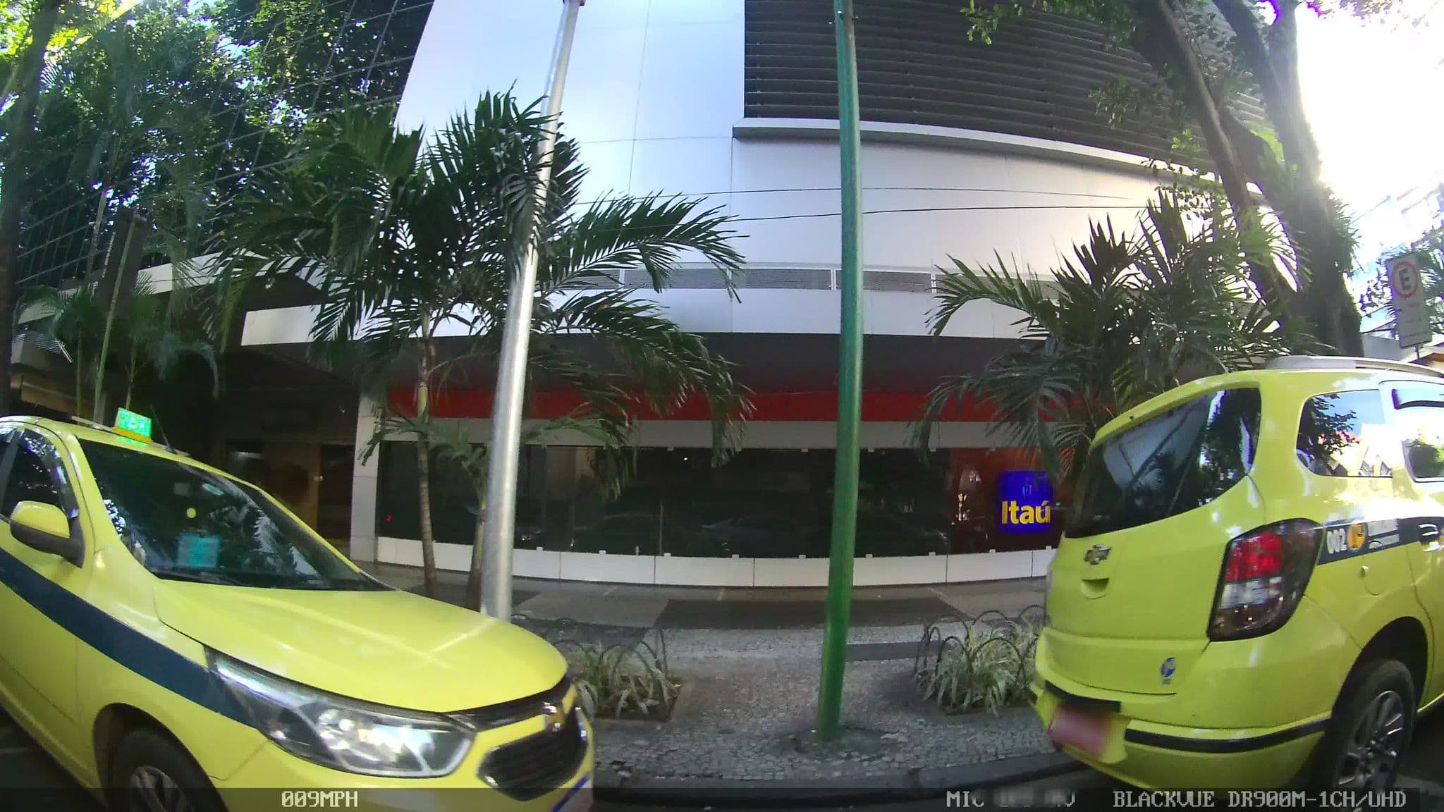 Street view near Rio Flat Service, Leblon — © kaart_1 (CC BY-SA · Mapillary)