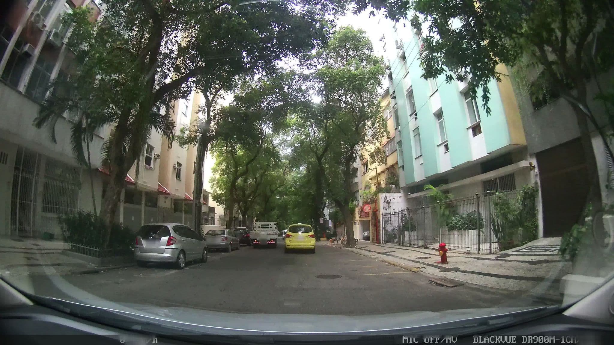 Street view near Windsor Apartamentos, Copacabana — © kaart_1 (CC BY-SA · Mapillary)