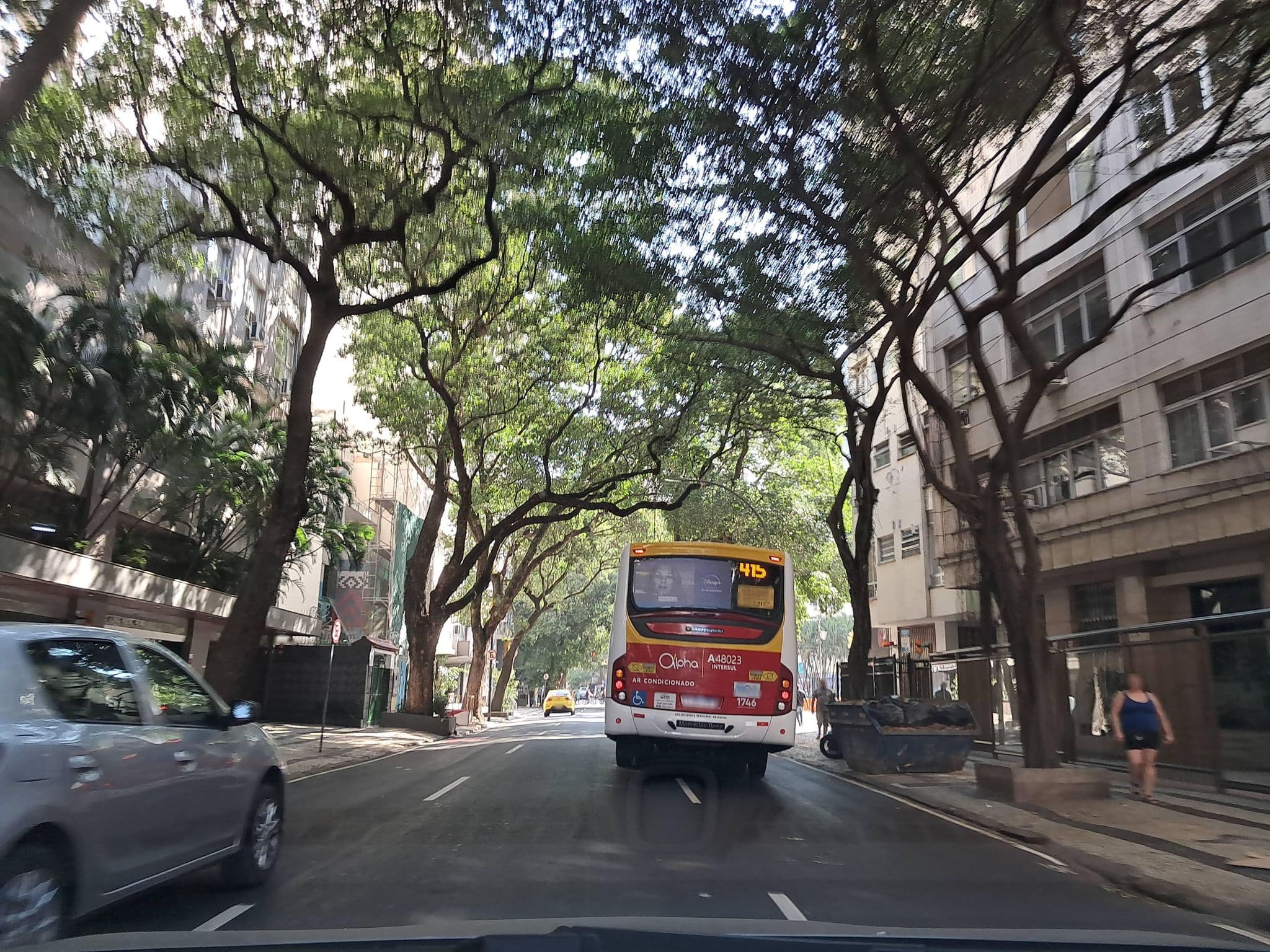 Street view near Lucy In The Sky Hotel, Copacabana — © Malu25 (CC BY-SA · Mapillary)