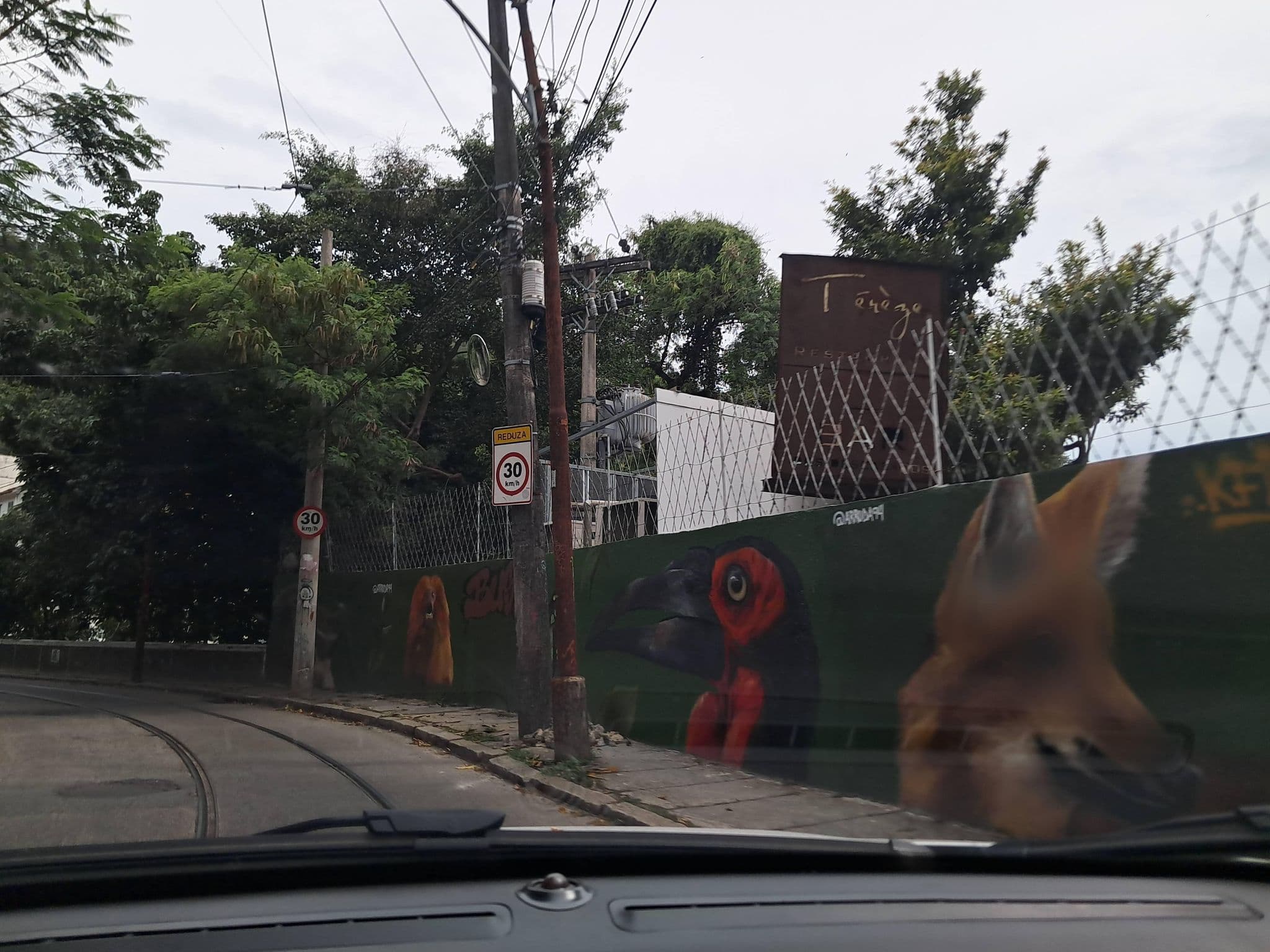 Street view near Veuve Clicquot Bar, Santa Teresa — © Malu25 (CC BY-SA · Mapillary)