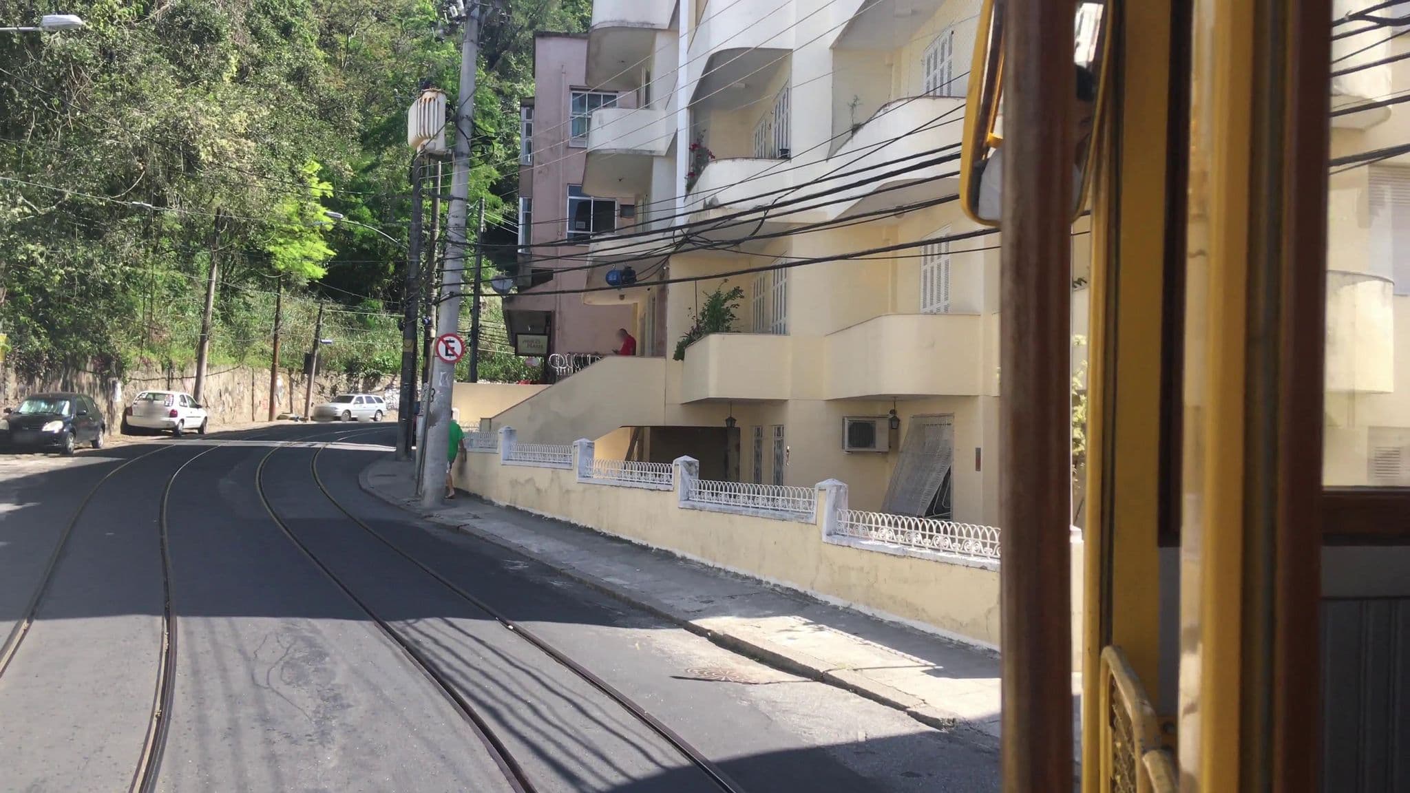 Street view near Espaço em Movimento B&B, Santa Teresa — © nighto (CC BY-SA · Mapillary)