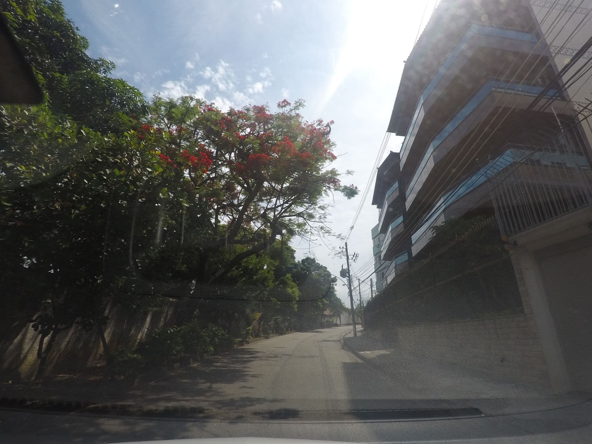 Street view near Bed & Breakfast Ilha do Governador, Gamboa — © thierryajeaniphone (CC BY-SA · Mapillary)
