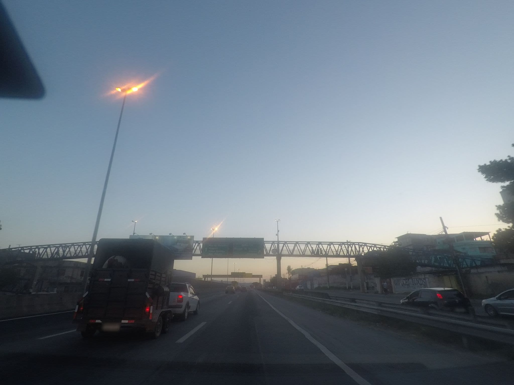Street view near Hotel Monte Sol, Duque de Caxias — © marciosampaio (CC BY-SA · Mapillary)