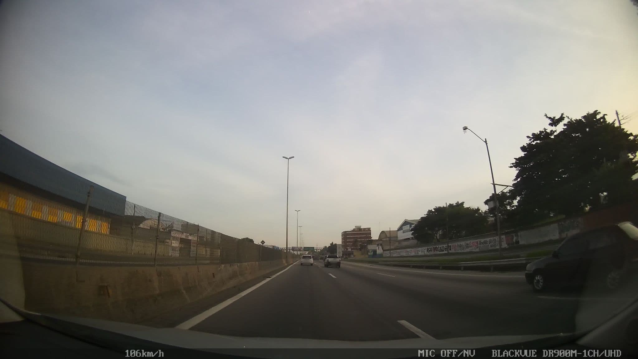 Street view near Motel Caleche, Duque de Caxias — © kaart_1 (CC BY-SA · Mapillary)