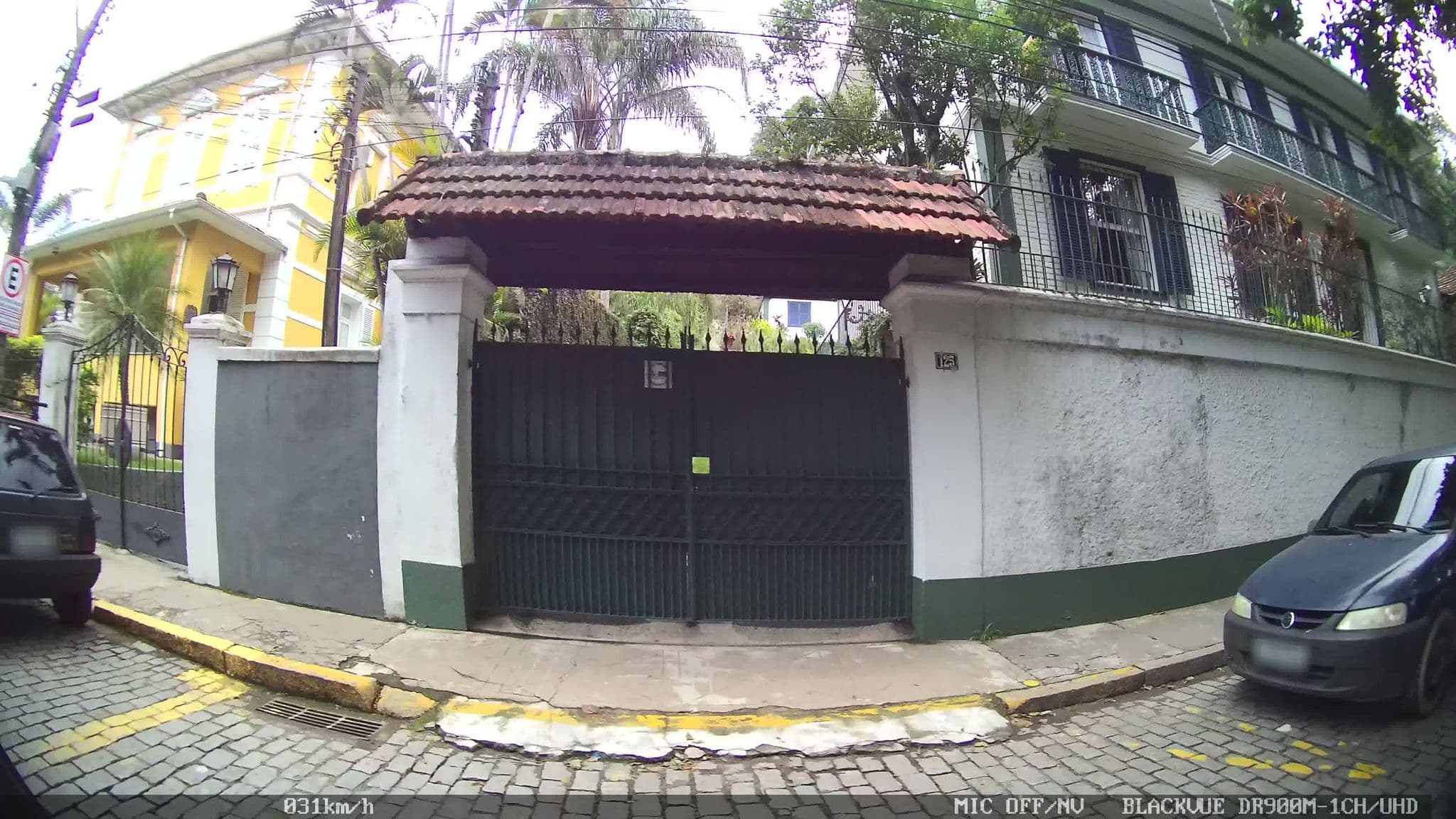 Street view near Pousada Palácio de Cristal, Petrópolis — © kaart_2 (CC BY-SA · Mapillary)
