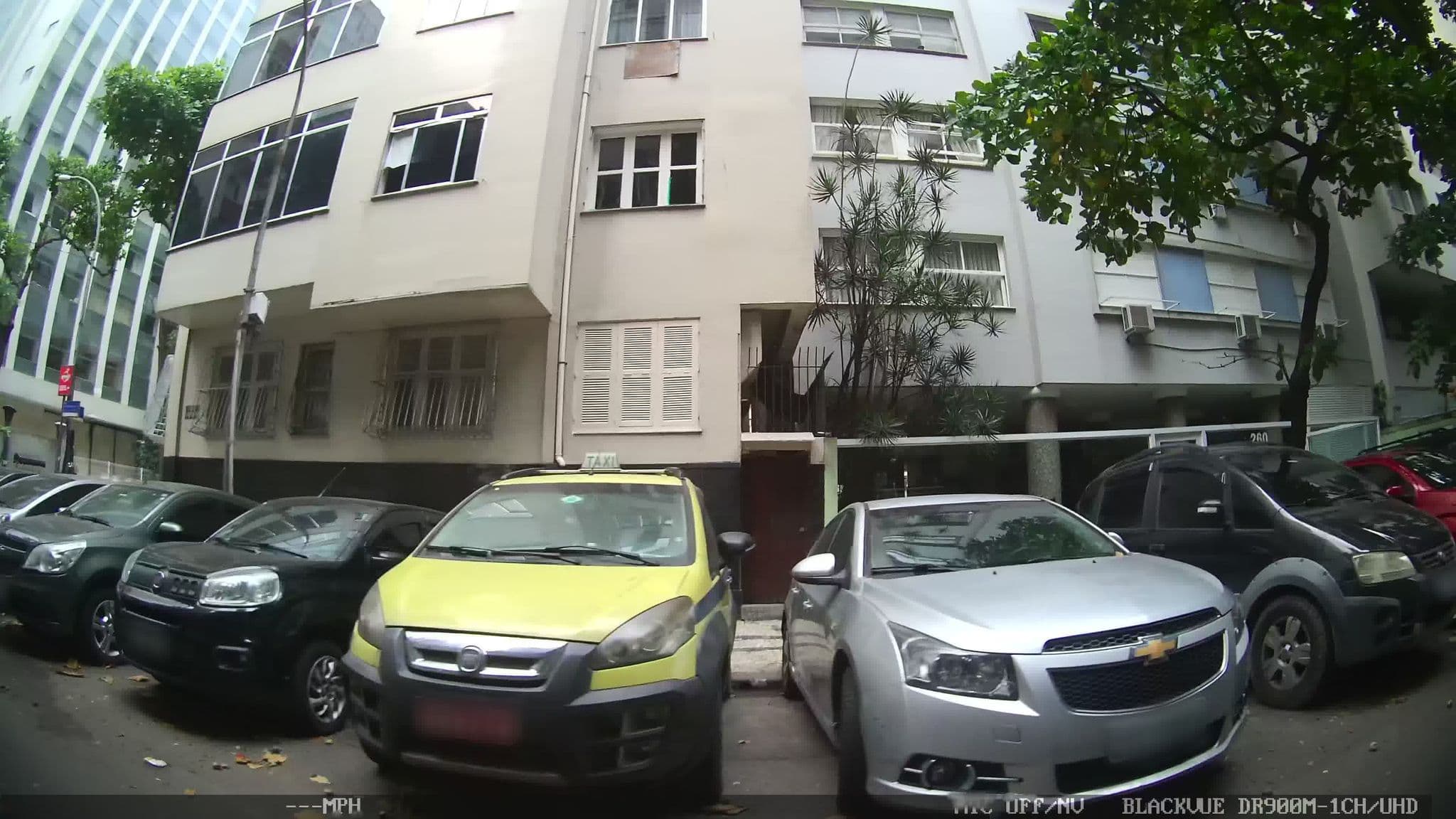 Street view near Copanacabana Palace, Copacabana — © kaart_1 (CC BY-SA · Mapillary)
