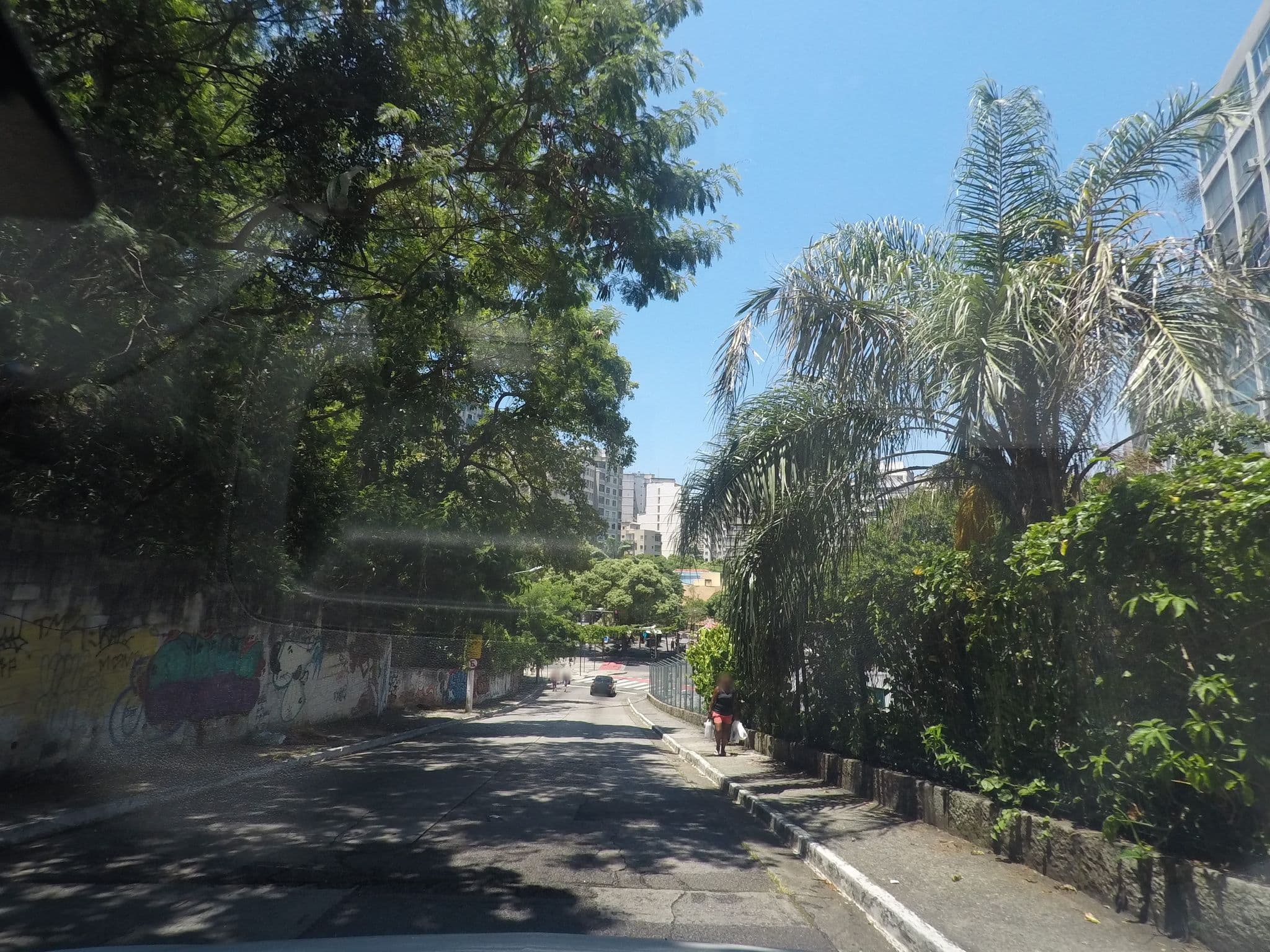 Street view near Hostel Aconchego Rio, Copacabana — © marciosampaio (CC BY-SA · Mapillary)