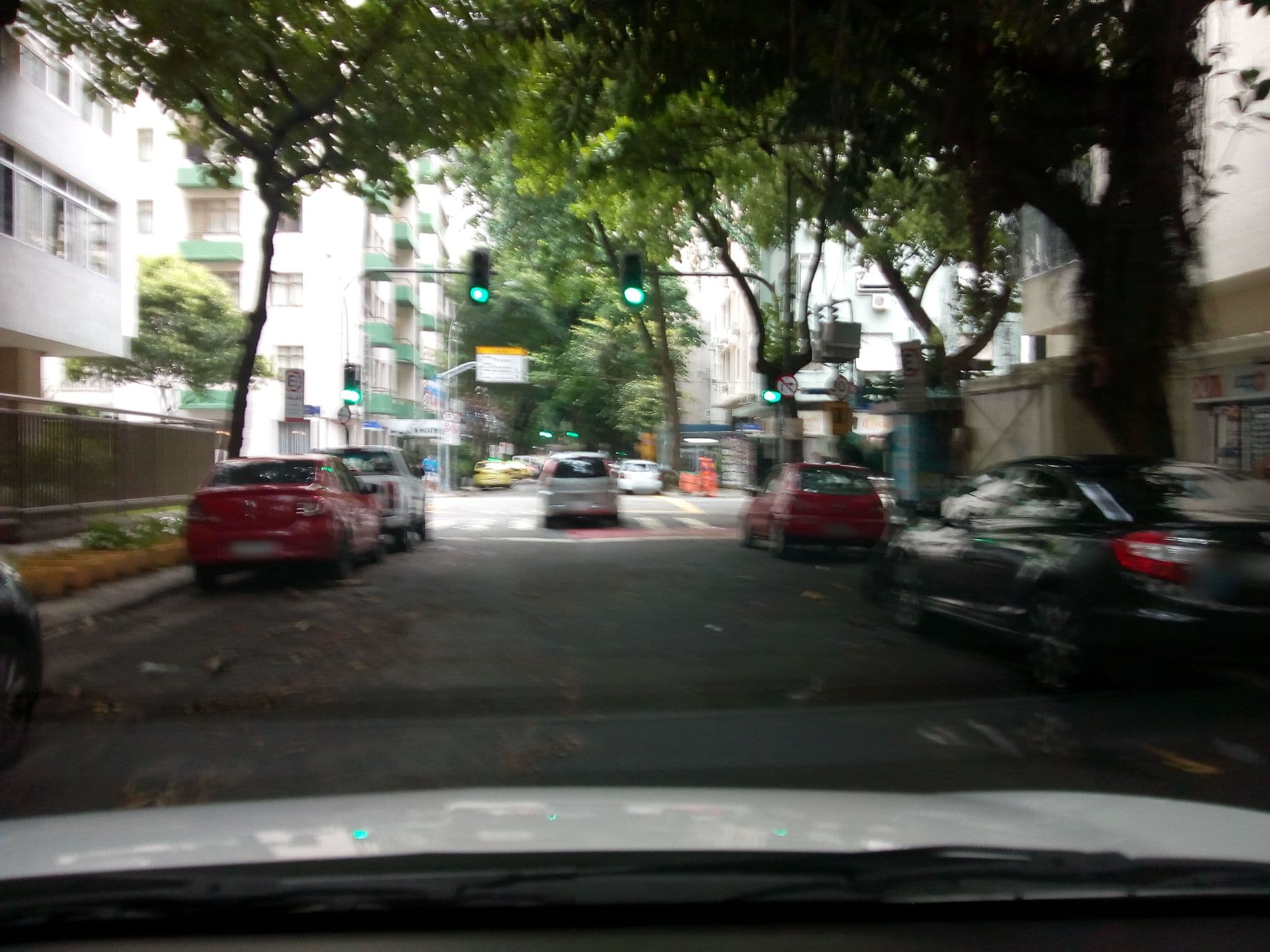 Street view near Royality Copacabanl, Copacabana — © marciosampaio (CC BY-SA · Mapillary)