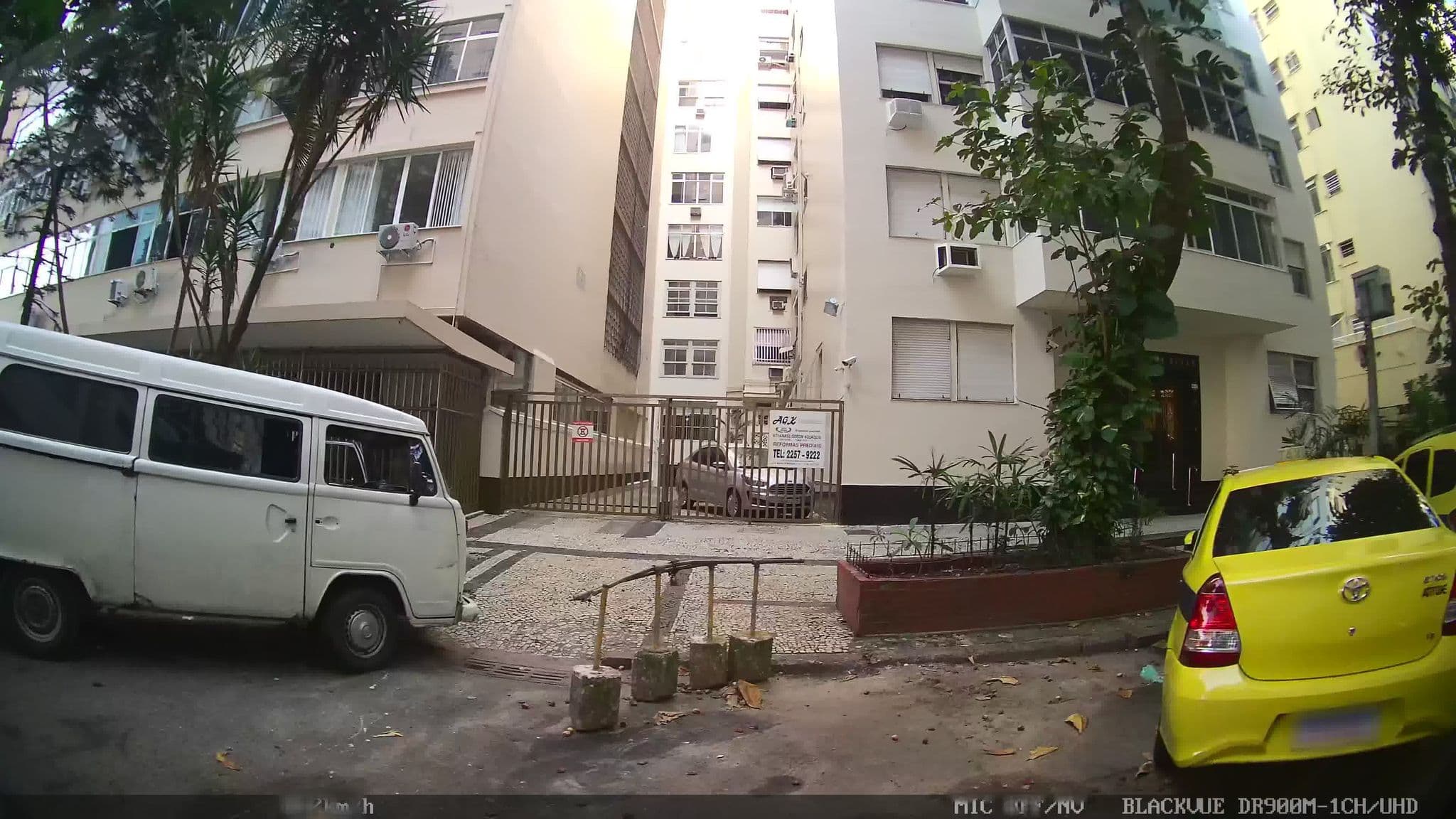 Street view near Hotel Nissan Kicks, Copacabana — © kaart_2 (CC BY-SA · Mapillary)