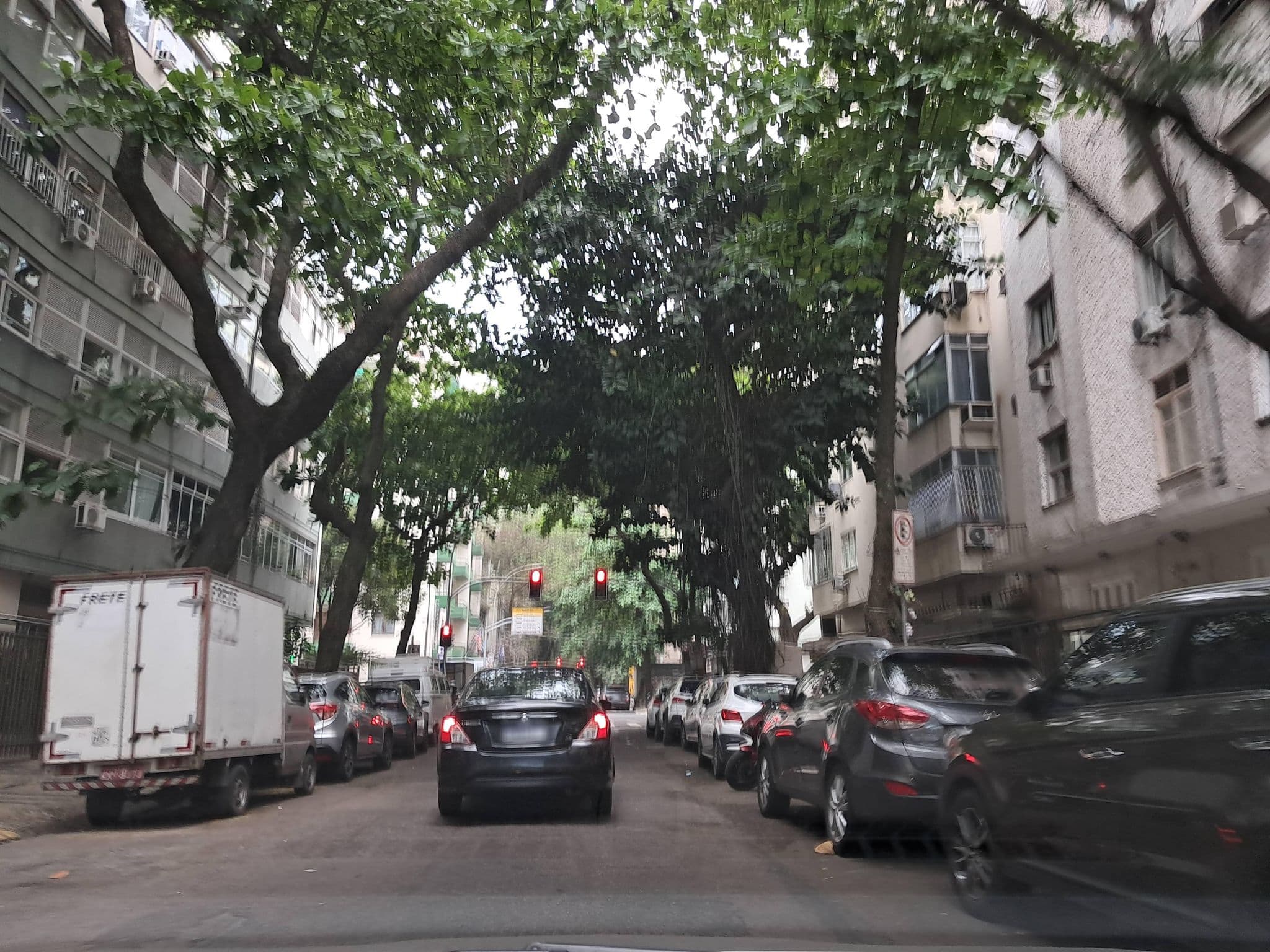 Street view near Carioca da Gema B&B, Copacabana — © enzostana (CC BY-SA · Mapillary)