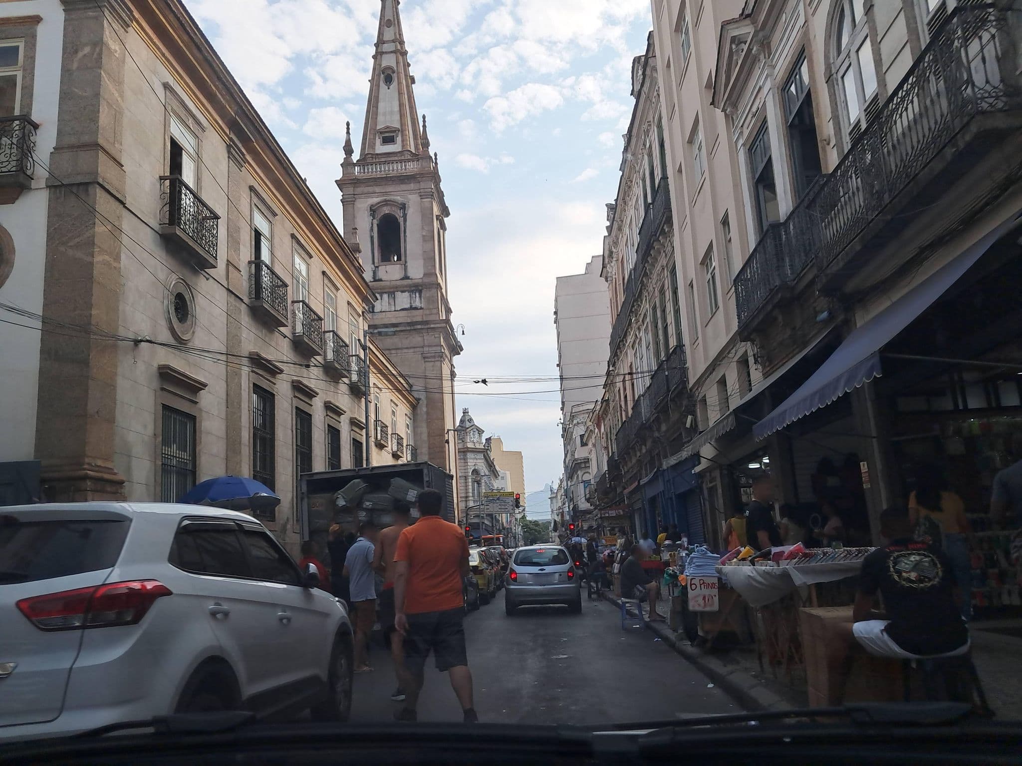 Street view near Hotel Vitoria Minas, Rio de Janeiro — © Malu25 (CC BY-SA · Mapillary)
