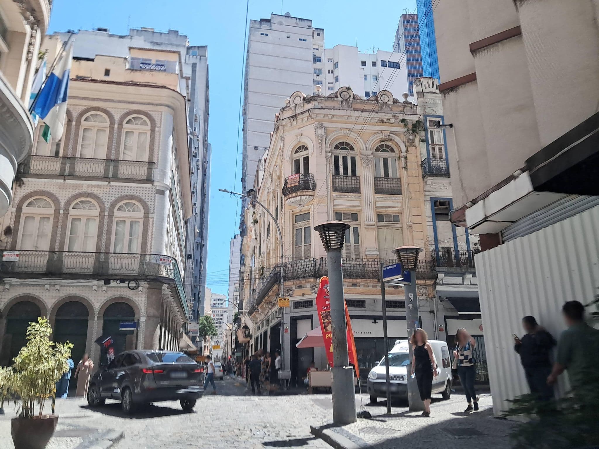 Street view near Bueno Hotel, Rio de Janeiro — © enzostana (CC BY-SA · Mapillary)