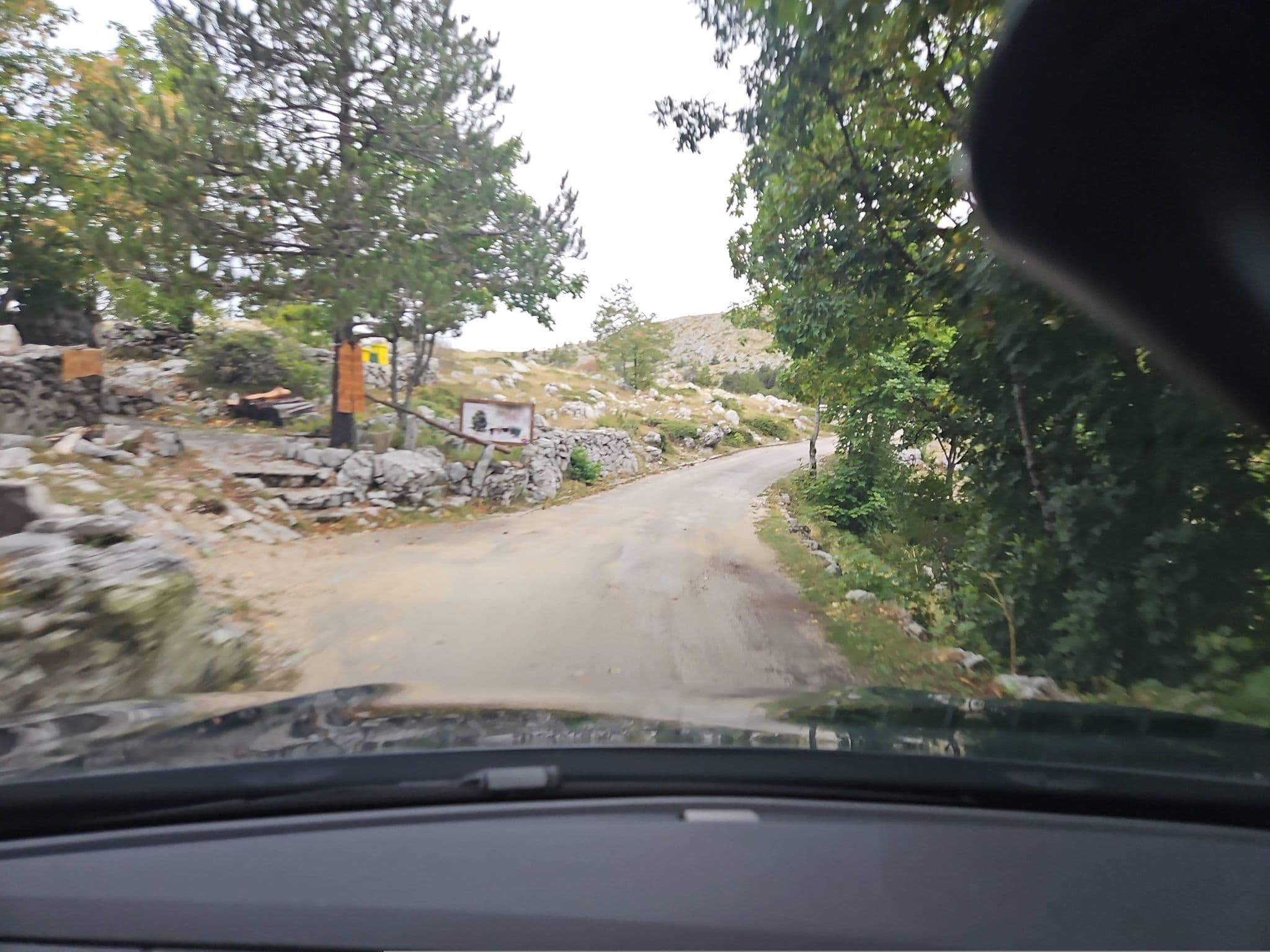Street view near Planinska kuća Pod javorom, Tučepi — © toho (CC BY-SA · Mapillary)